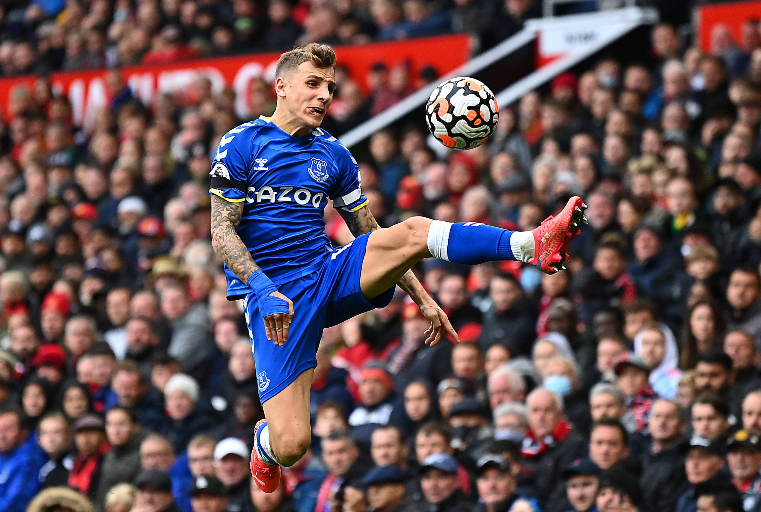 Lucas Digne, blue kit, midair kick, 2K Desktop Wallpaper