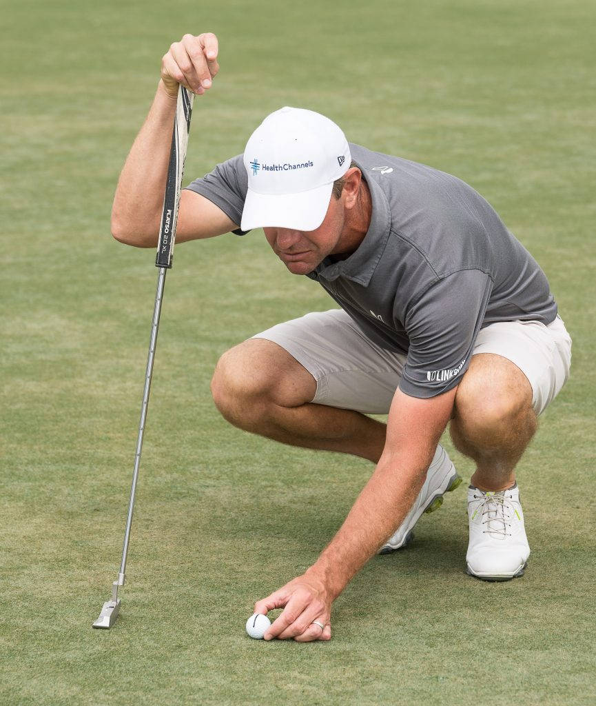 Lucas Glover, golf ball, putting surface, SD Phone Wallpaper