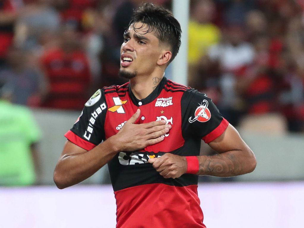 Lucas Paquetá, red and black jersey, stadium, SD Desktop Wallpaper