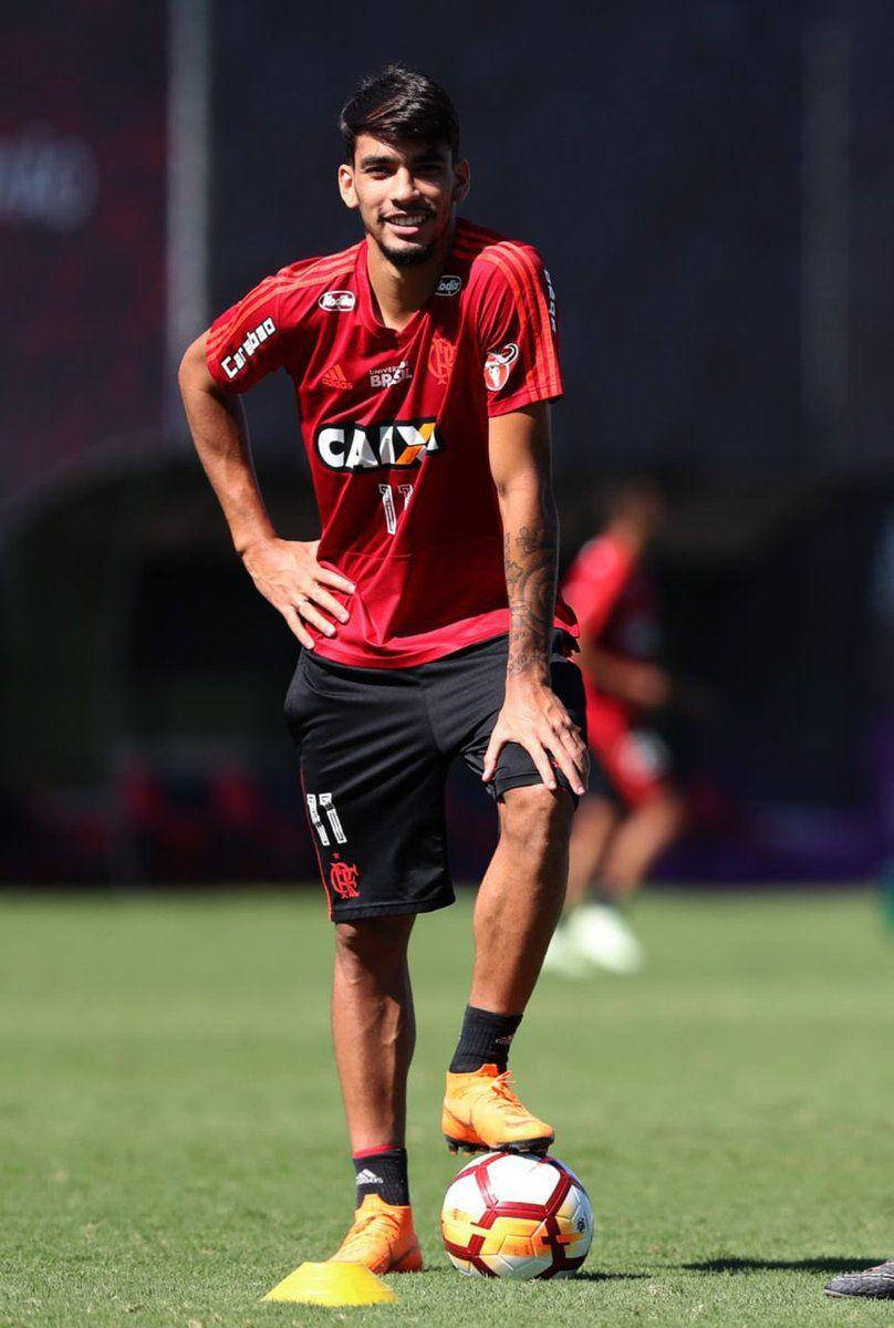 Lucas Paquetá, red jersey, green field, SD Phone Wallpaper