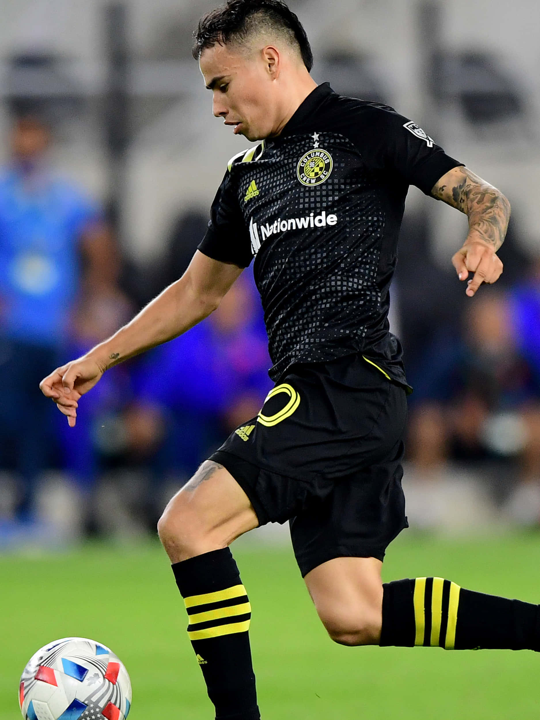 Lucas Zelarayan, black and yellow kit, colorful ball, Full HD Phone Wallpaper