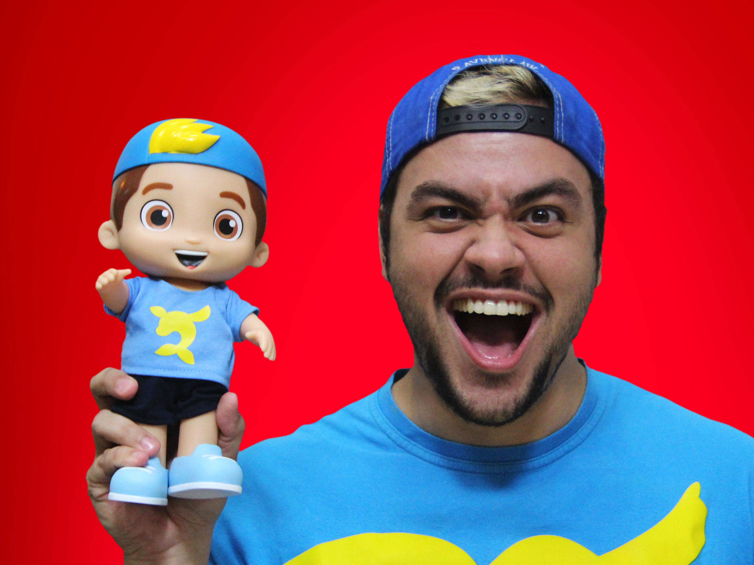 Luccas Neto, blue shirt, cap, 2K Desktop Wallpaper