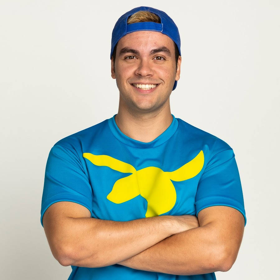 Luccas Neto, blue cap, blue t-shirt, SD Desktop Wallpaper