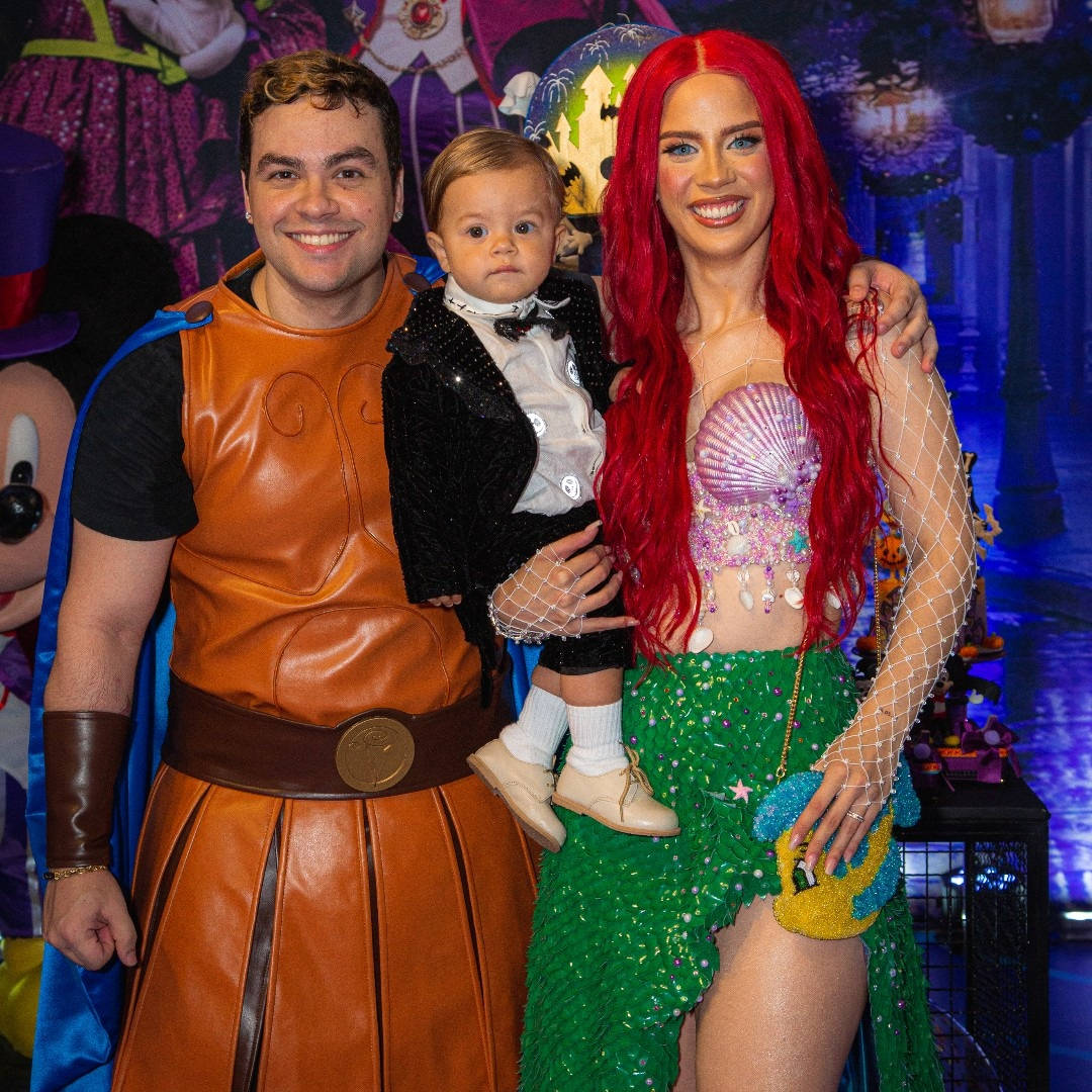 Luccas Neto, costume party, vibrant costumes, SD Desktop Wallpaper