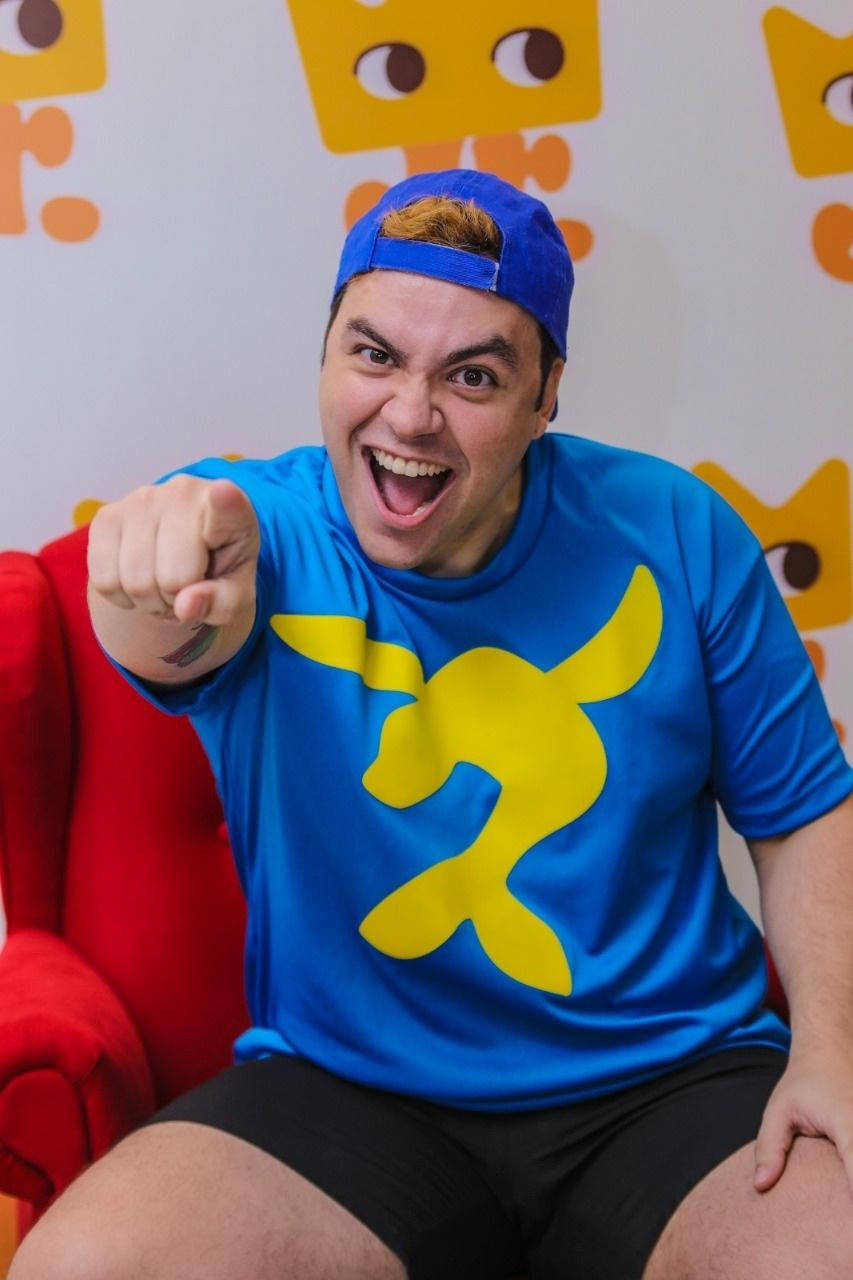 Luccas Neto, blue cap, blue shirt, HD Phone Wallpaper