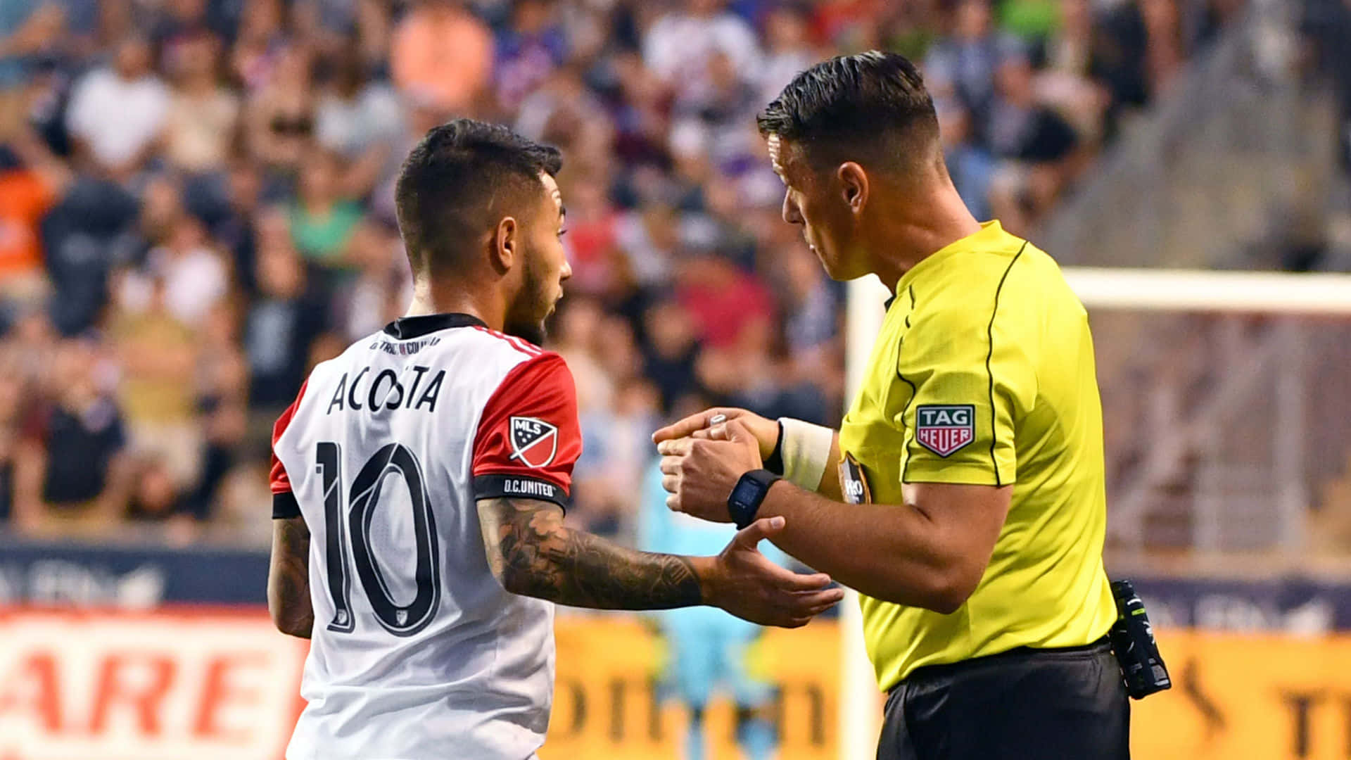 Luciano Acosta, referee, white jersey, Full HD Desktop Wallpaper
