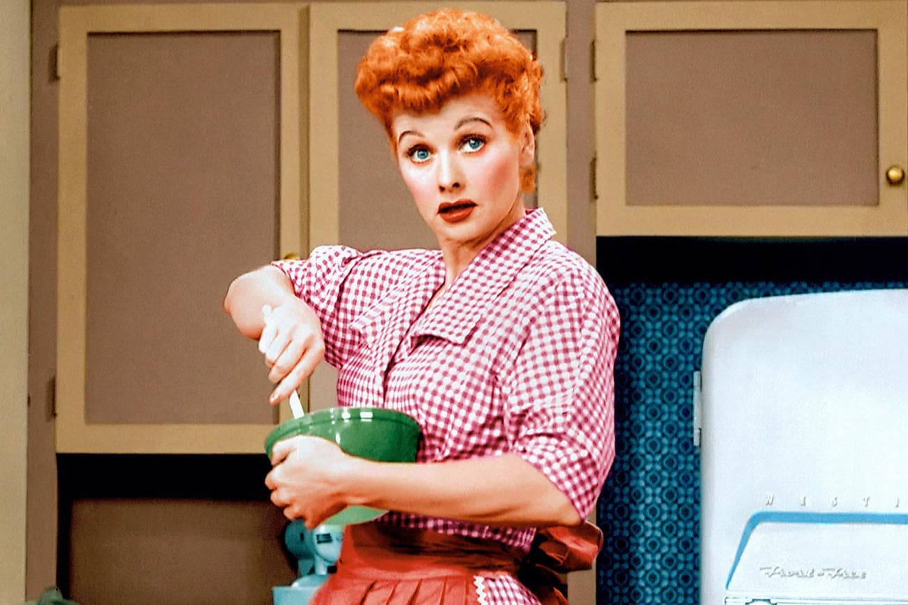 Lucille Ball, fiery red hair, green bowl, HD Desktop Wallpaper