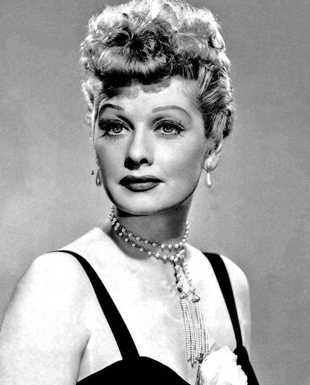 Lucille Ball, dress, jewelry, SD Phone Wallpaper