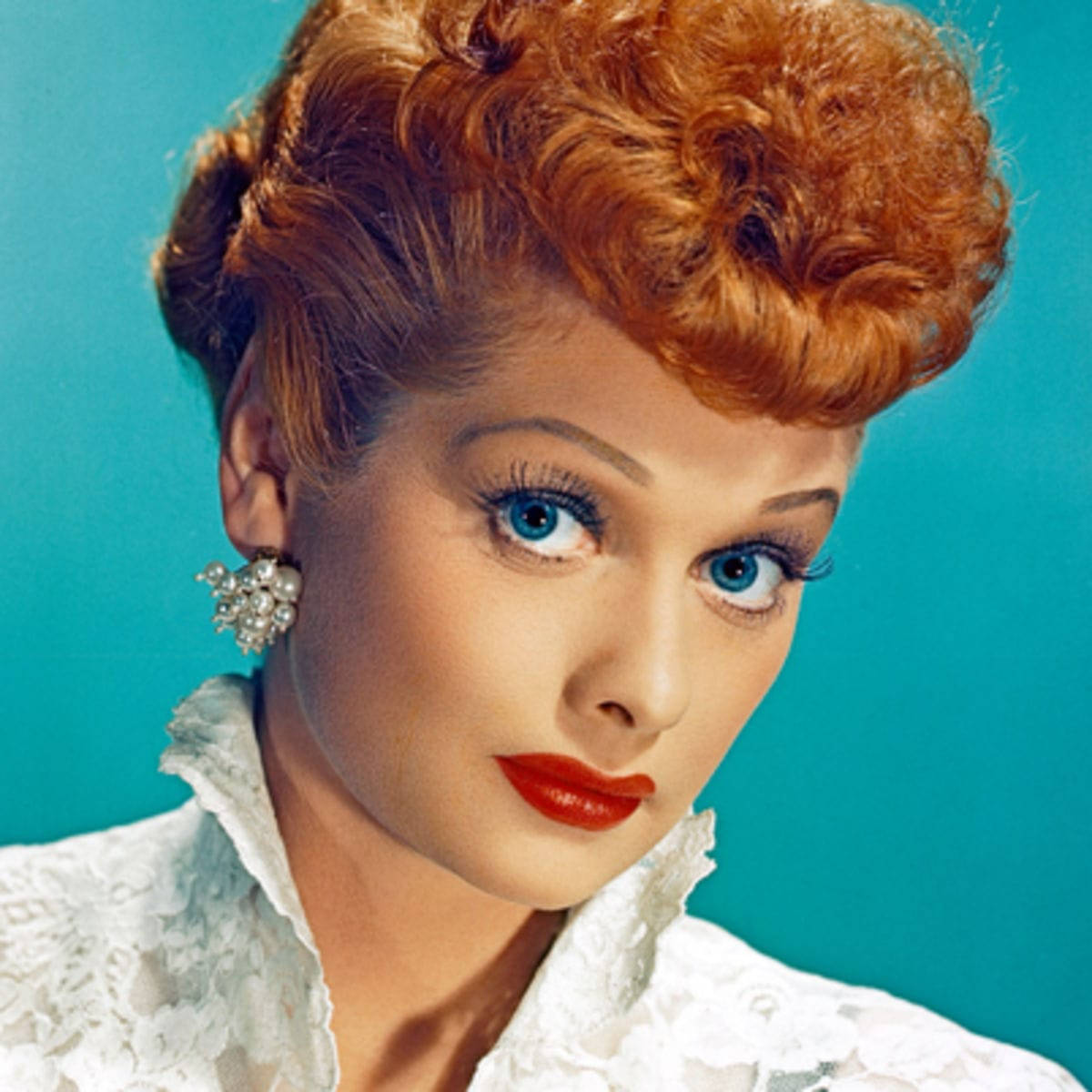 Lucille Ball, fiery red curls, bright blue eyes, SD Desktop Wallpaper