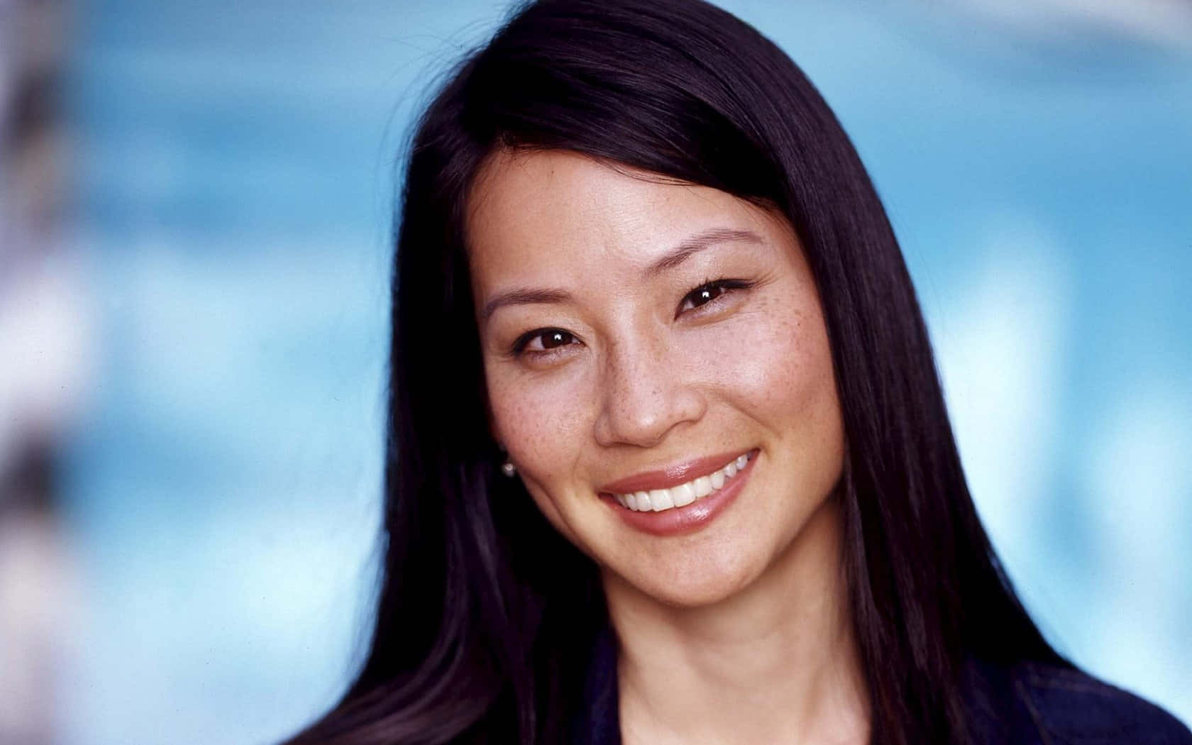 Lucy Liu, long dark hair, soft blue blurred background, HD Desktop Wallpaper