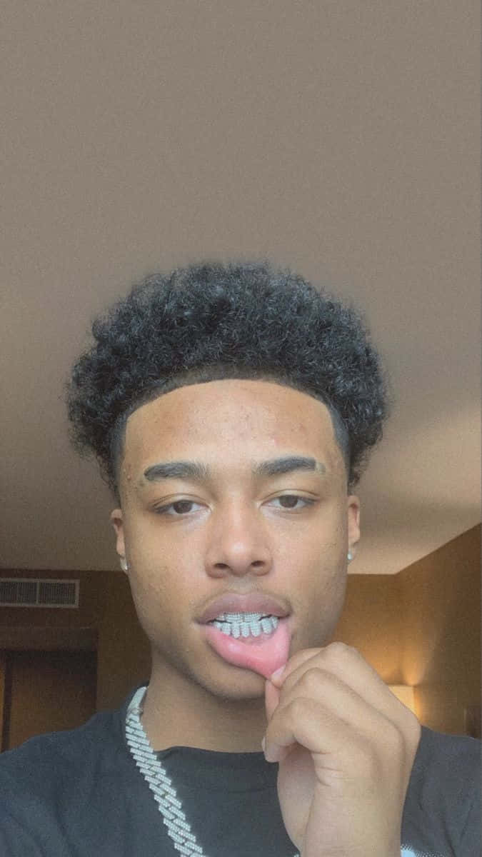 Luh Kel, curly hair, tongue, SD Phone Wallpaper