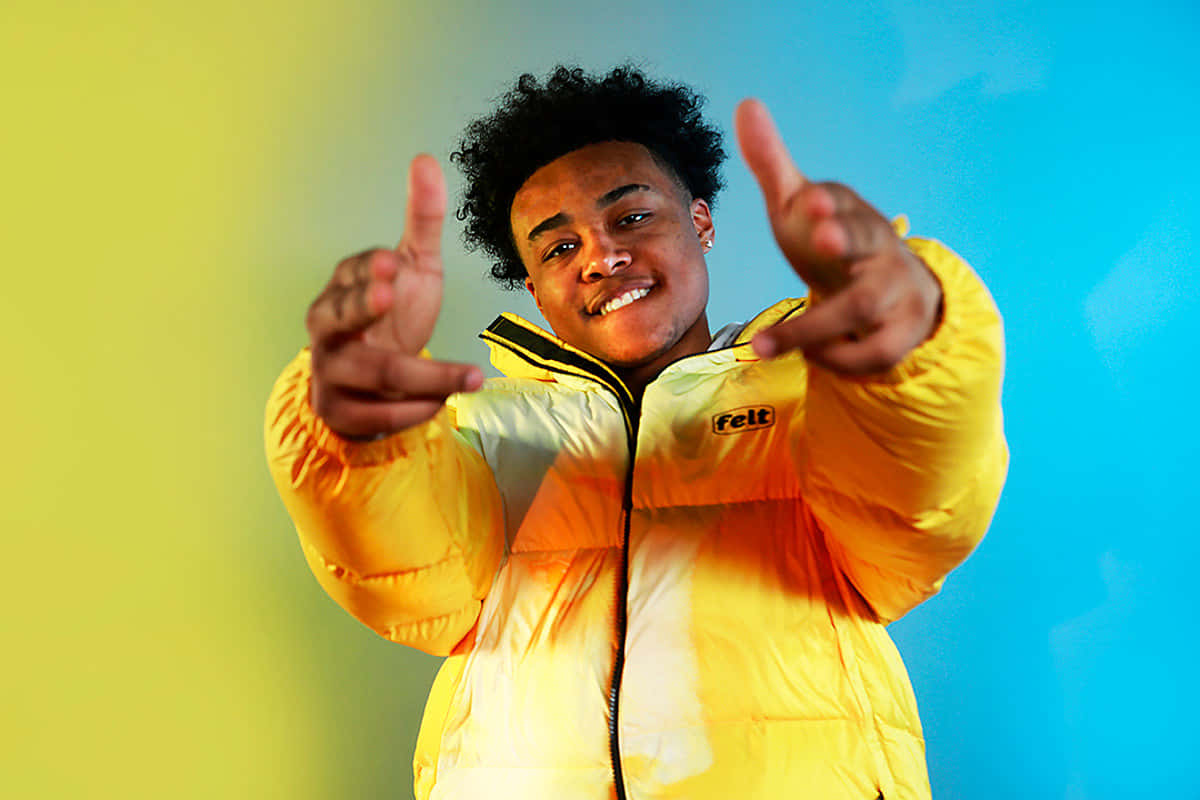 Luh Kel, yellow puffer jacket, vibrant gradient background, SD Desktop Wallpaper