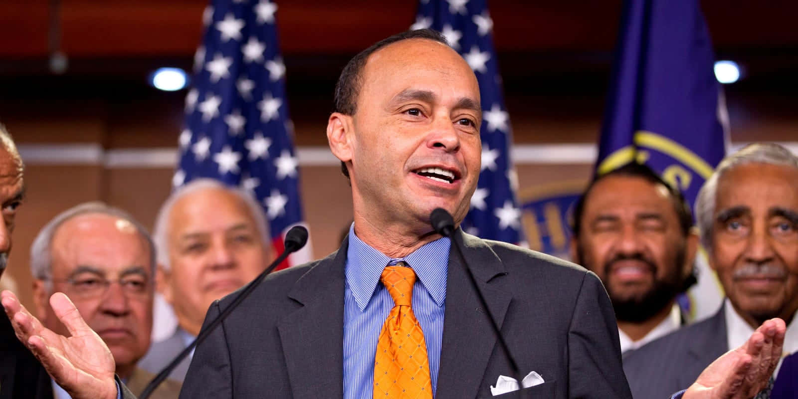 Luis Gutiérrez, American flags, podium, HD Desktop Wallpaper