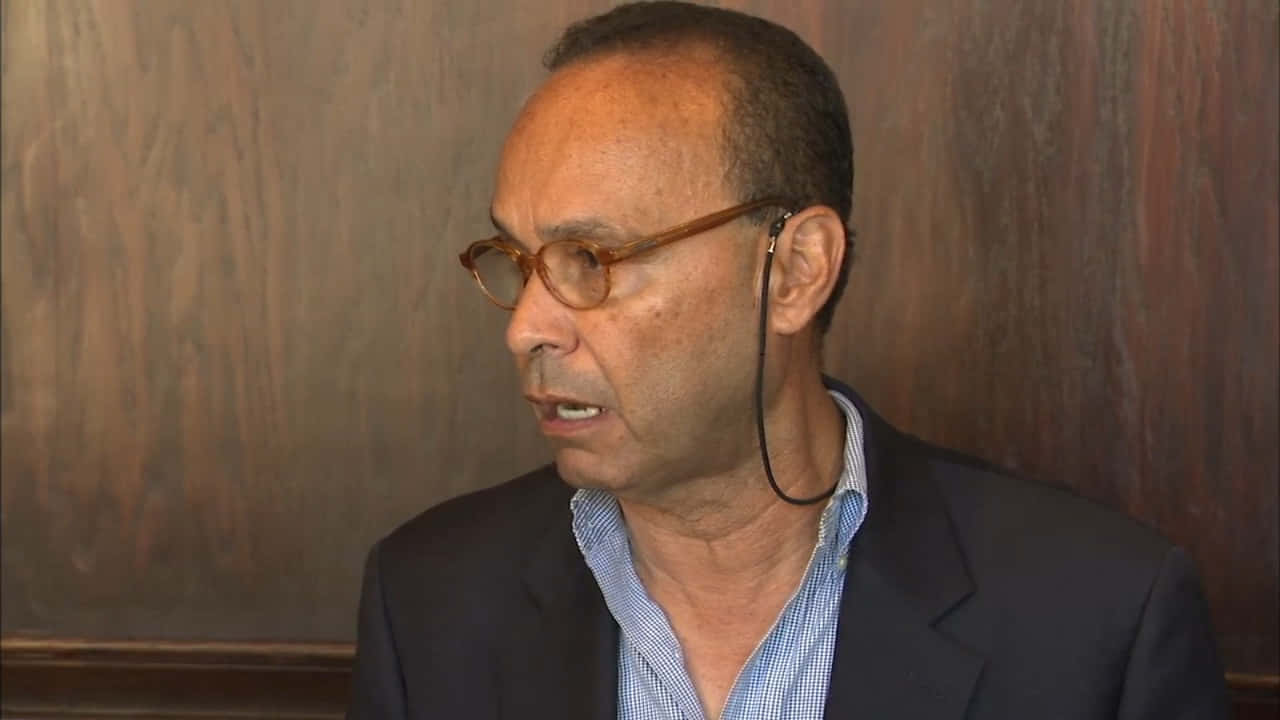 Luis Gutiérrez, glasses, suit, HD Desktop Wallpaper