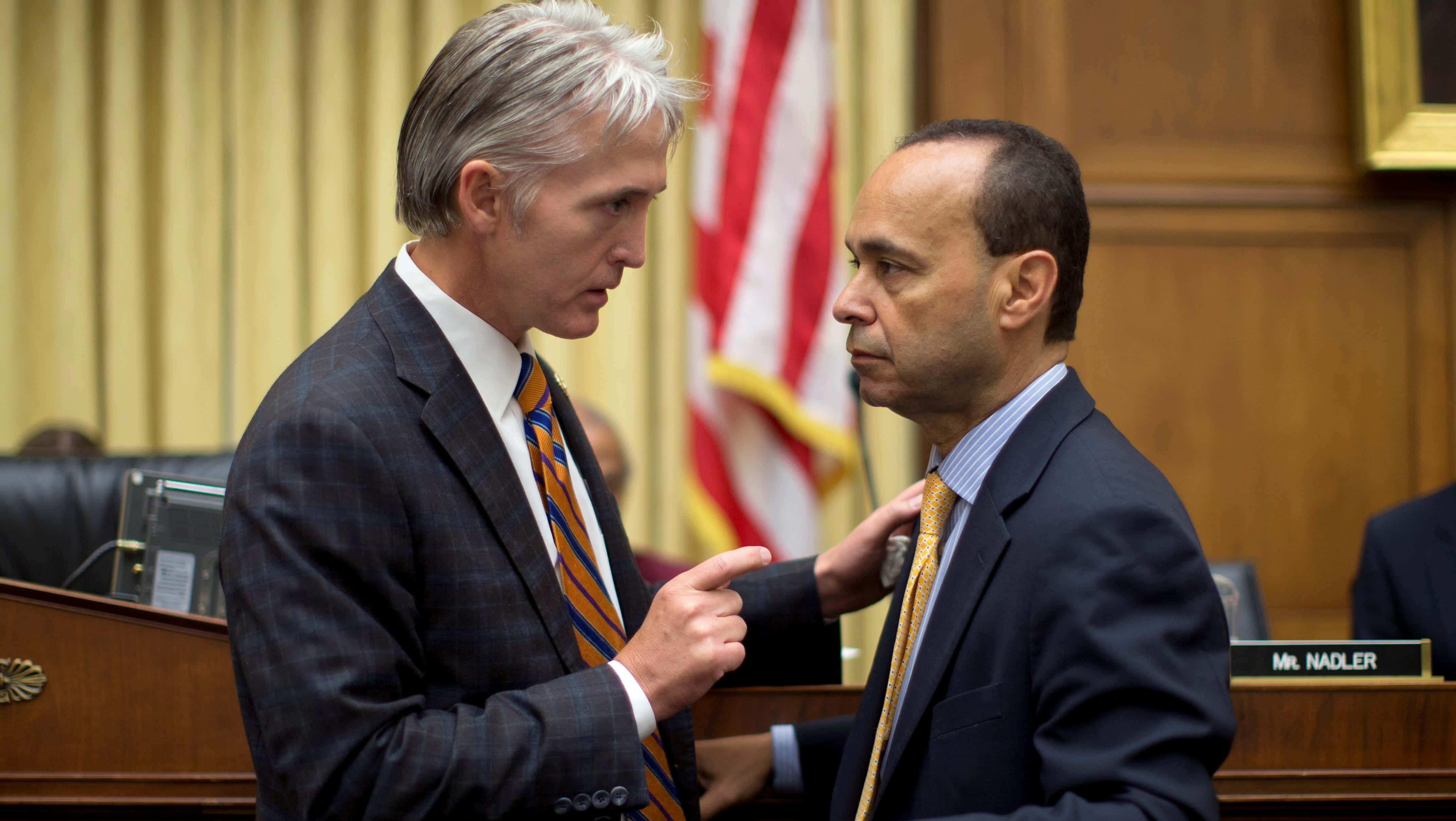Luis Gutiérrez, American flag, formal hearing room, 4K Desktop Wallpaper