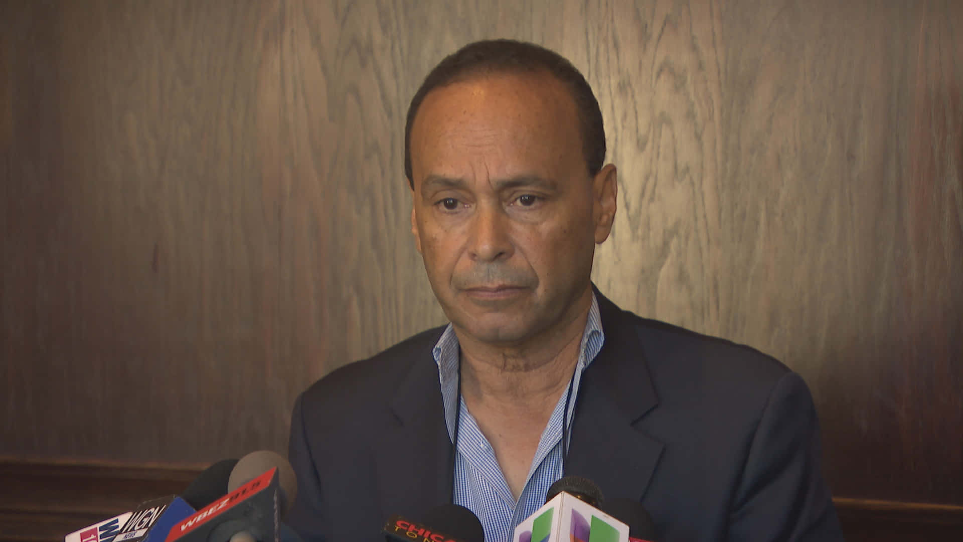 Luis Gutiérrez, dark suit, striped shirt, Full HD Desktop Wallpaper