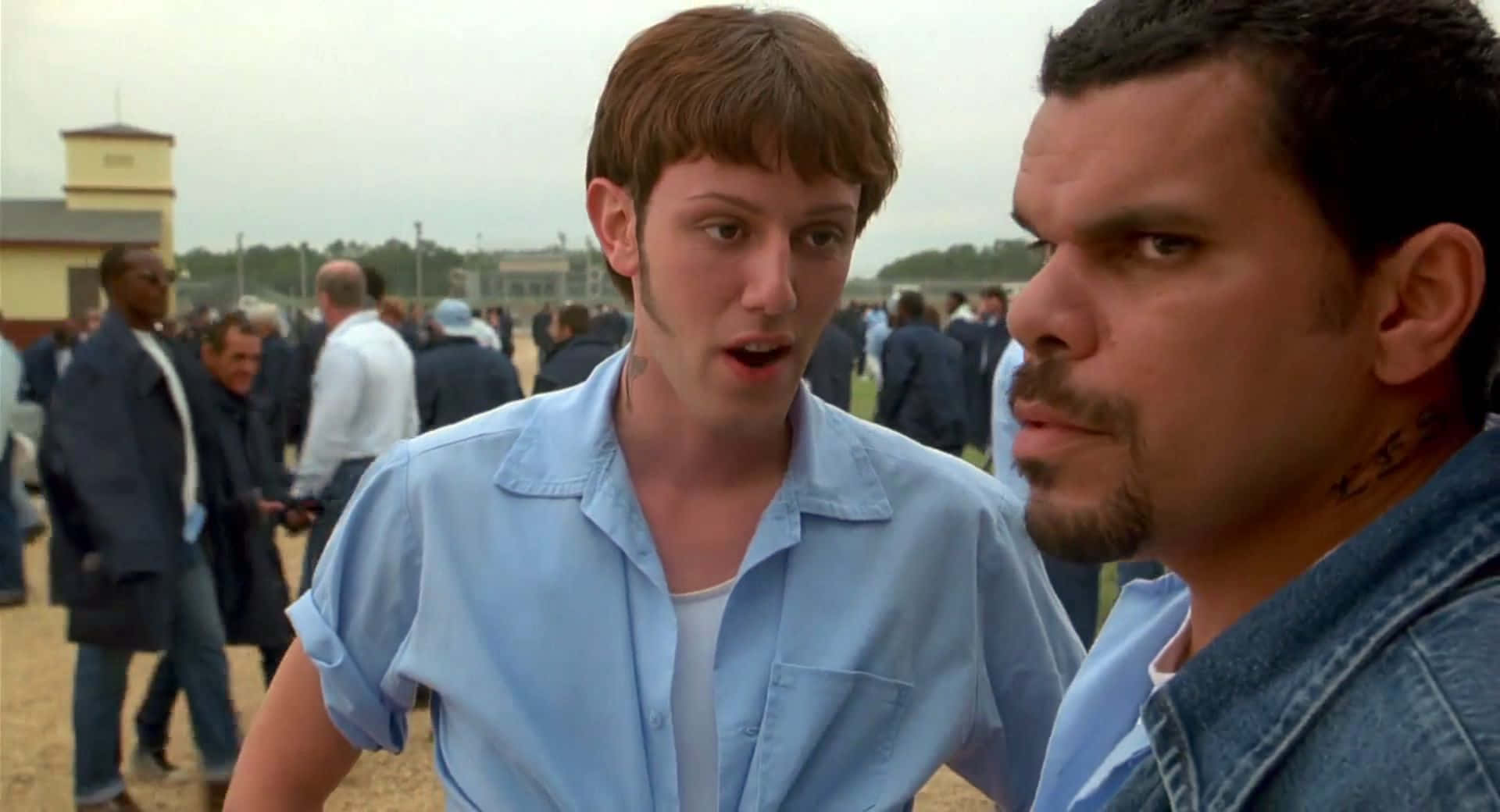 Luis Guzmán, prison uniforms, outdoor yard, Full HD Desktop Wallpaper