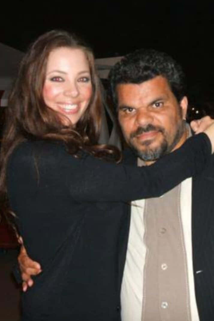 Luis Guzmán, nighttime event, long brown hair, SD Phone Wallpaper