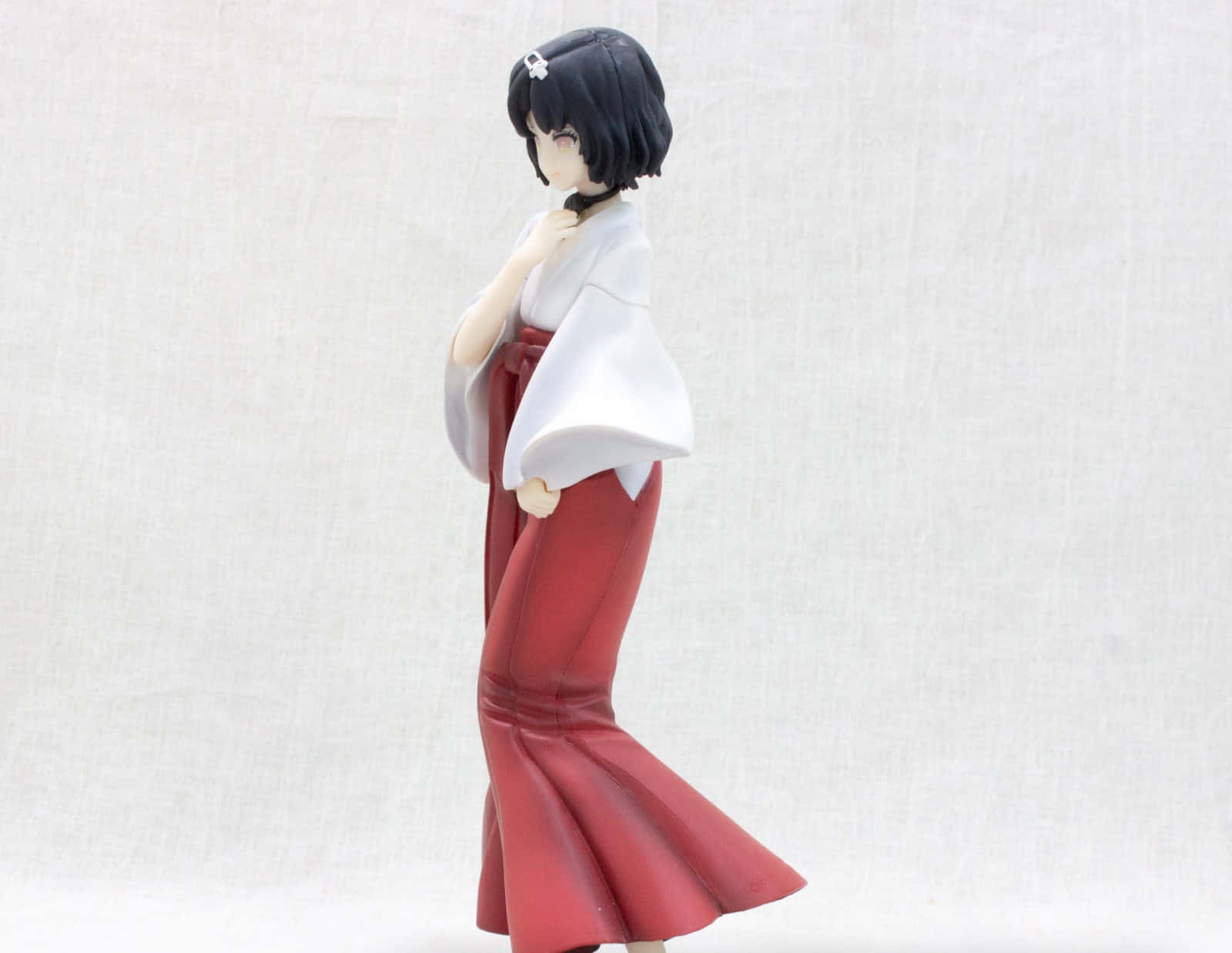 Luka Urushibara, red and white traditional attire, anime figurine, HD Desktop Wallpaper