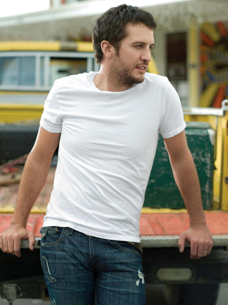 Luke Bryan, white t-shirt, blue jeans, SD Phone Wallpaper