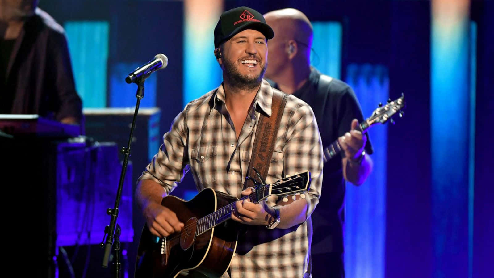 Luke Bryan, plaid shirt, cap, HD Desktop Wallpaper
