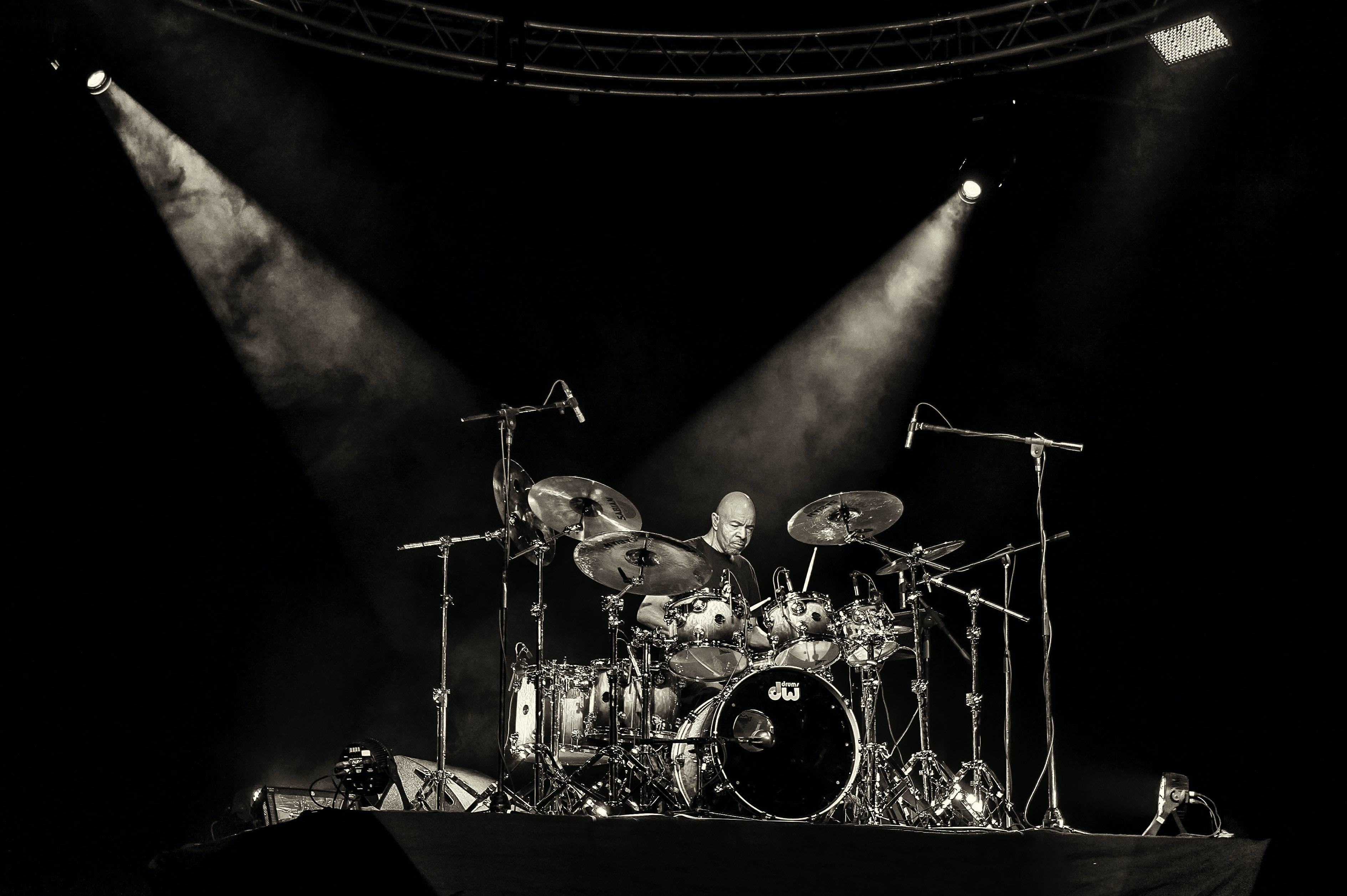Luke Combs, drummer, stage, 2K Desktop Wallpaper