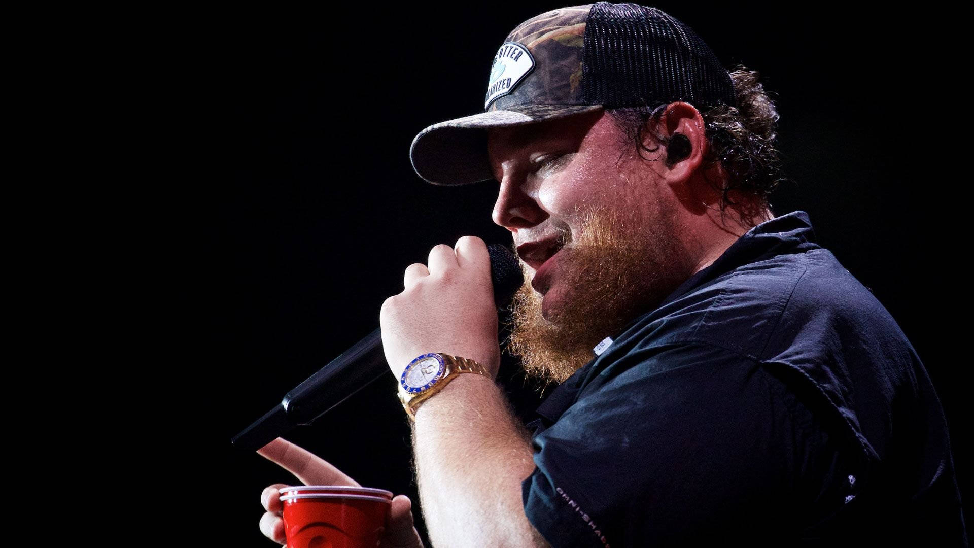 Luke Combs, camouflage cap, microphone, Full HD Desktop Wallpaper