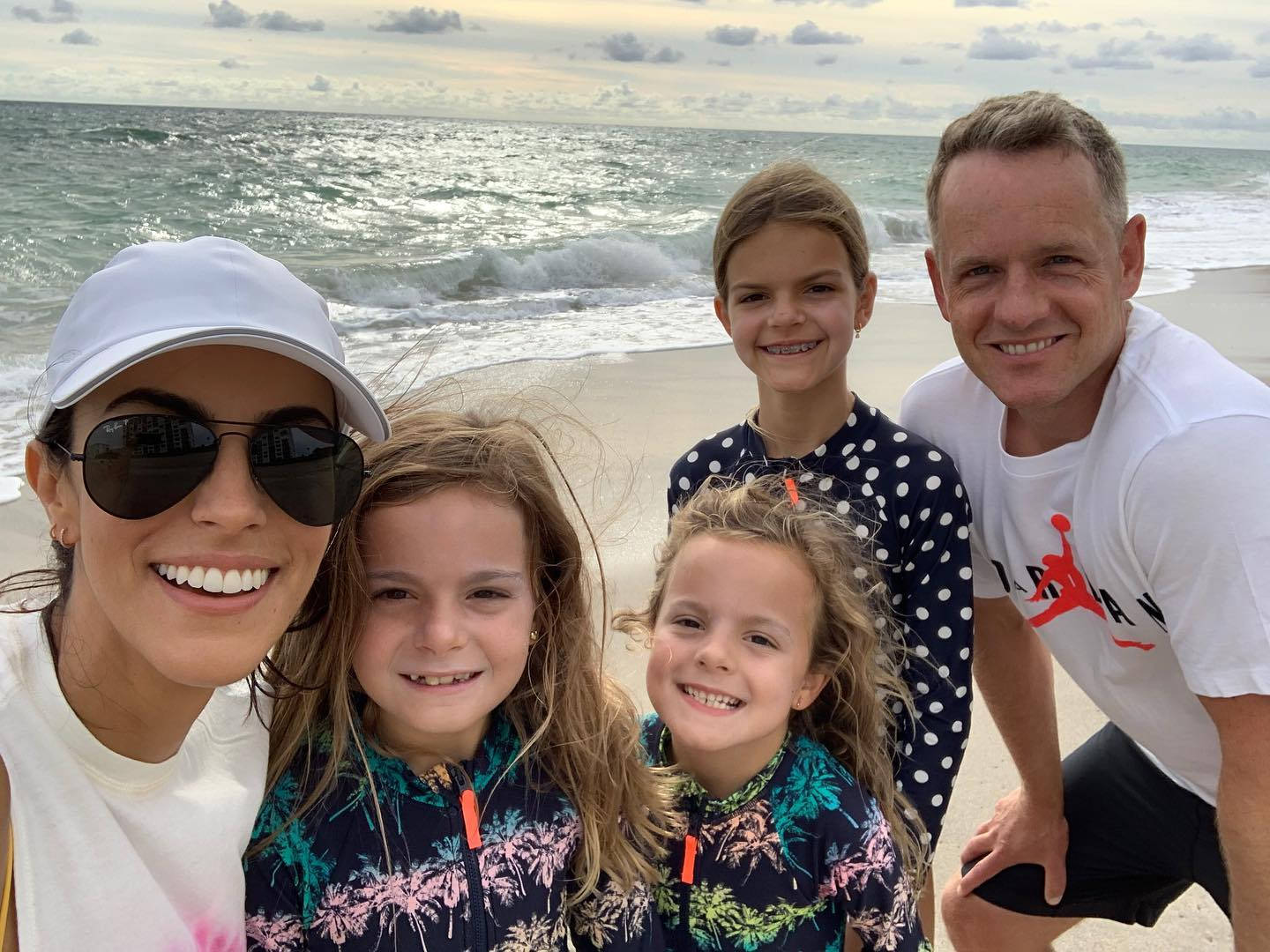 Luke Donald, family, sandy beach, HD Desktop Wallpaper