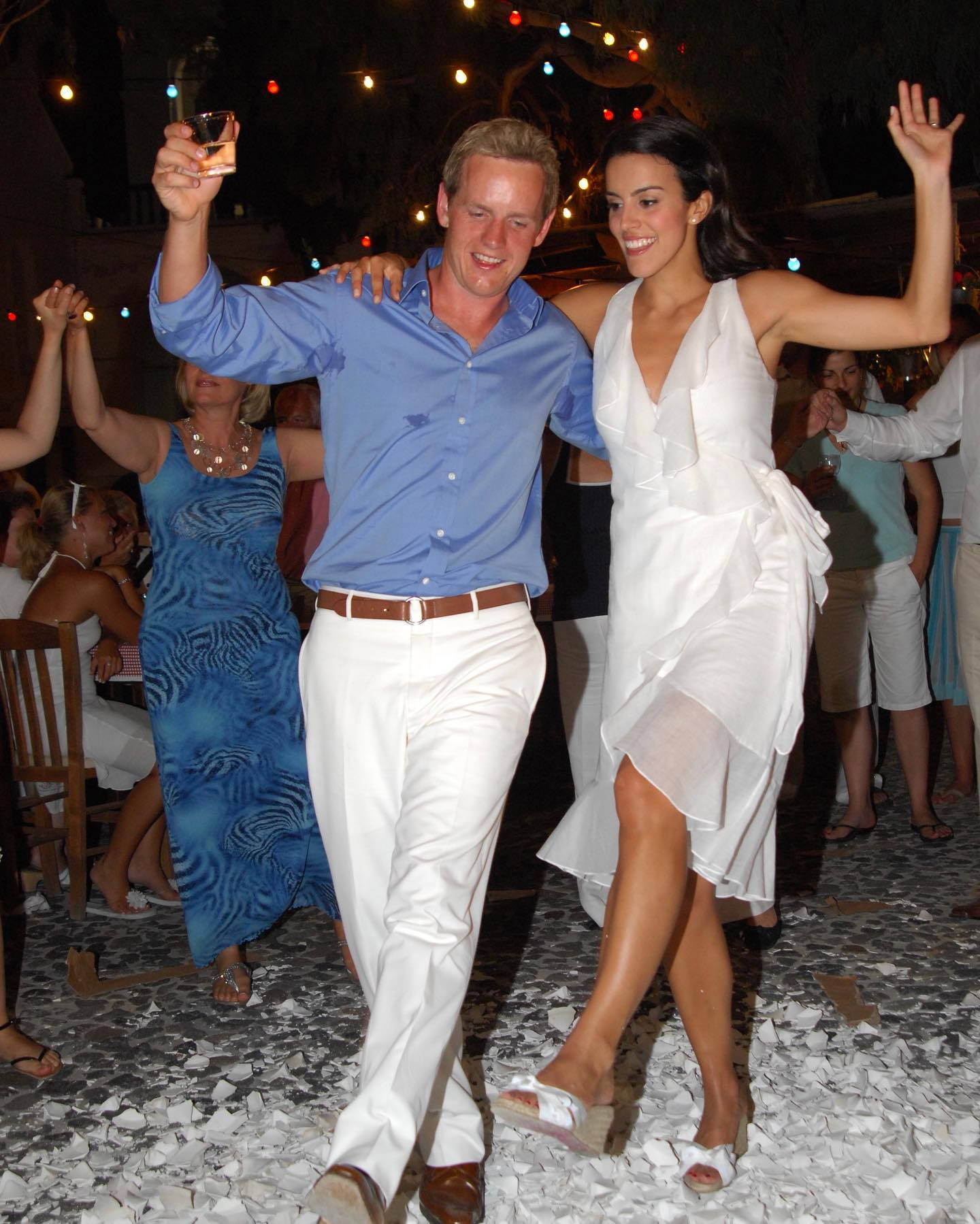 Luke Donald, nighttime outdoor party, string lights, HD Phone Wallpaper