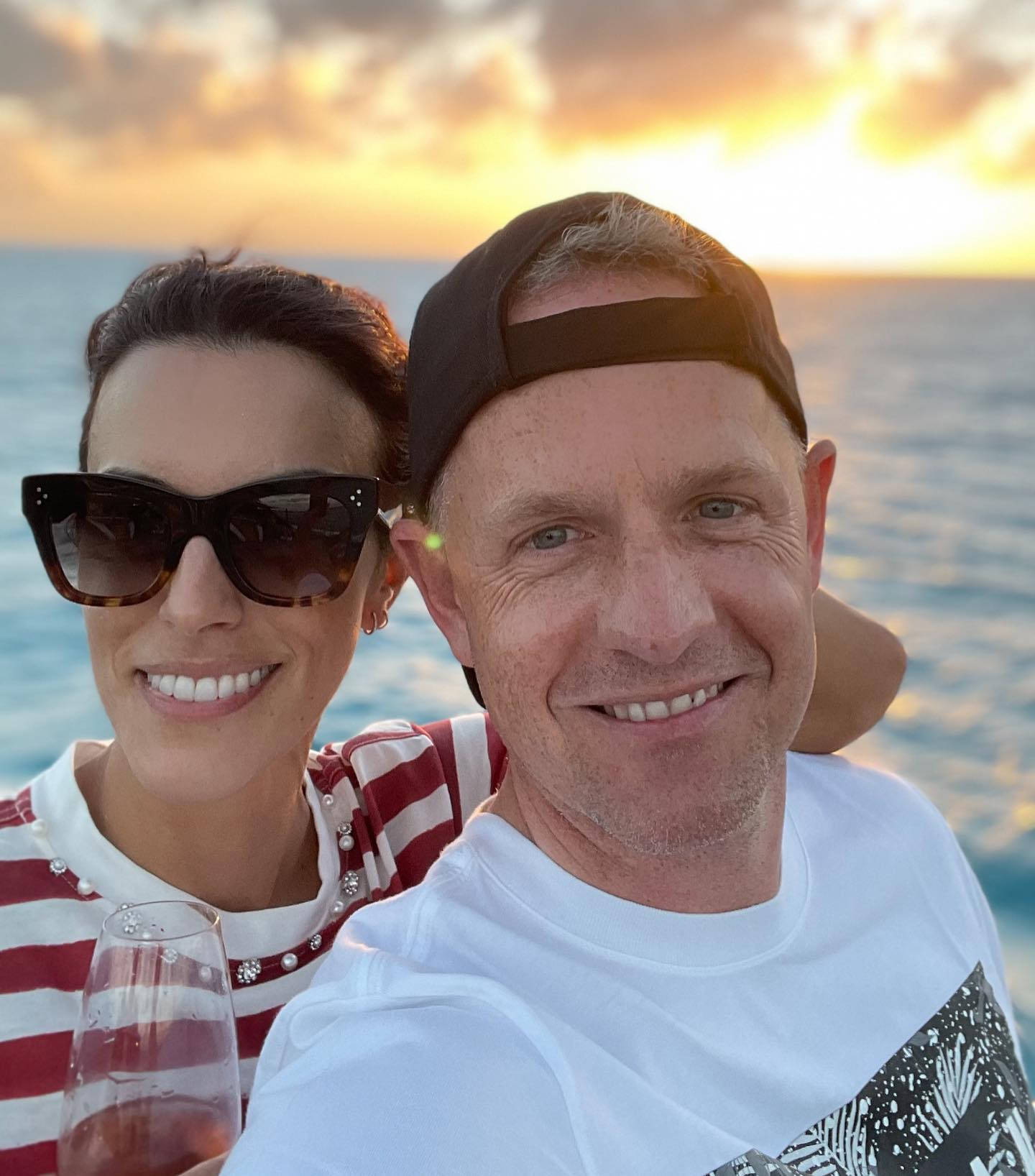 Luke Donald, short-haired wife, sunset, HD Phone Wallpaper