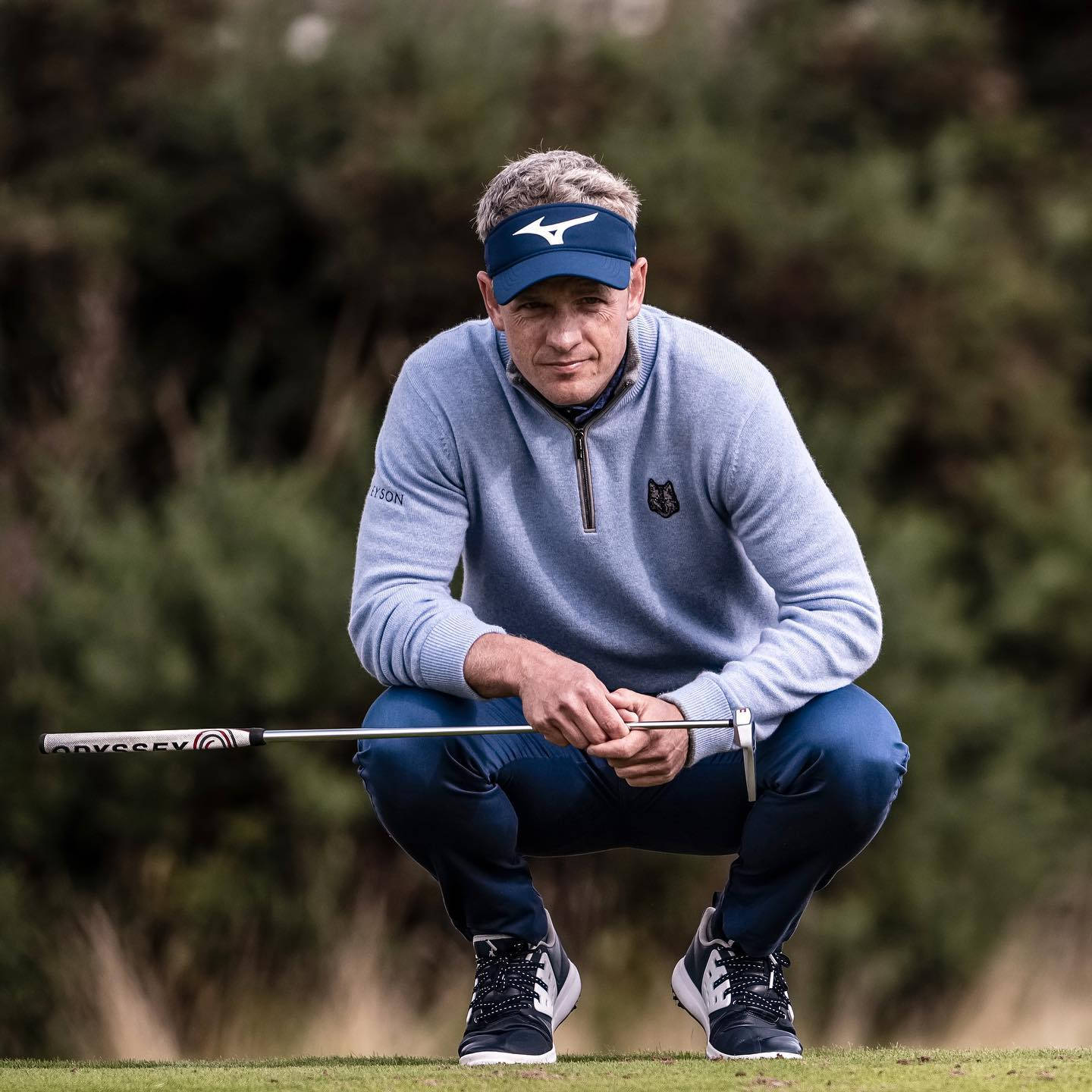 Luke Donald, putter, grassy fairway, HD Desktop Wallpaper