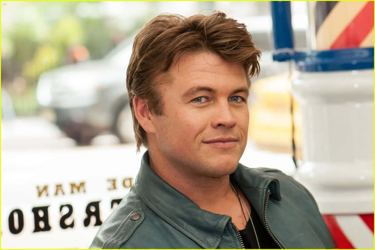Luke Hemsworth, brown hair, blue eyes, SD Desktop Wallpaper
