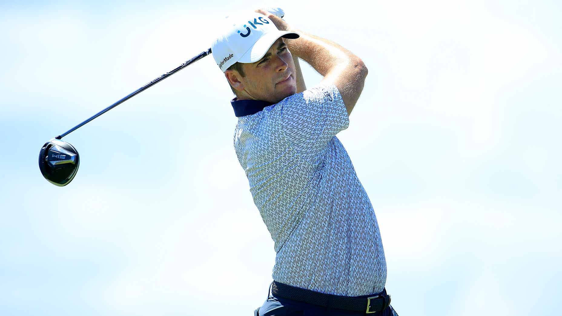 Luke List, black golf club, patterned shirt, HD Desktop Wallpaper