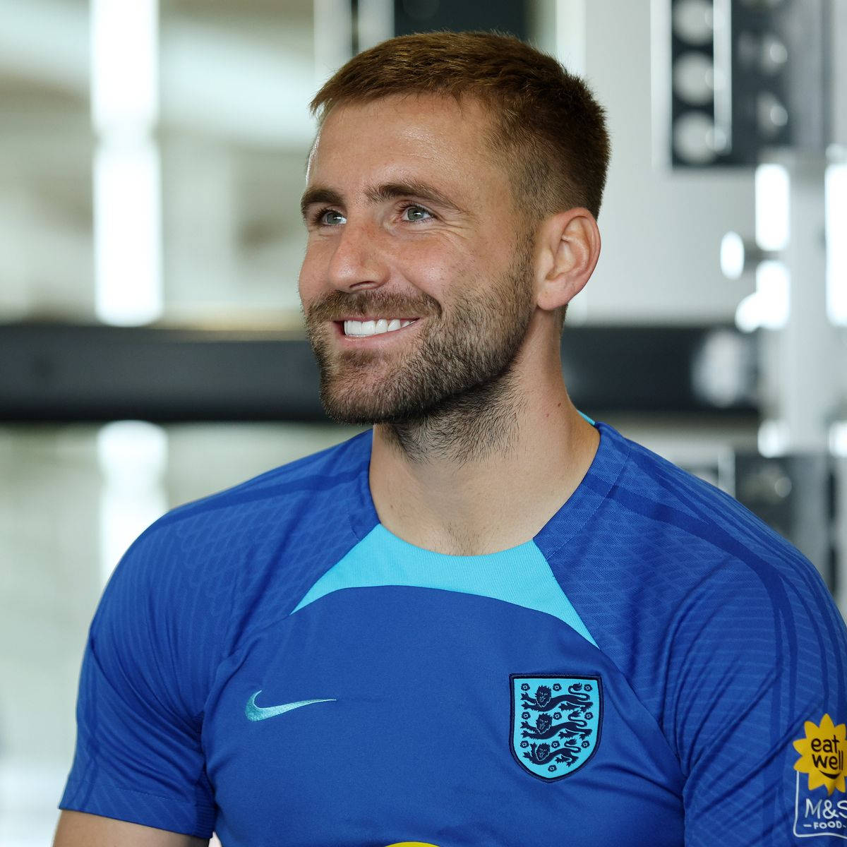 Luke Shaw, blue England football jersey, beard, SD Desktop Wallpaper