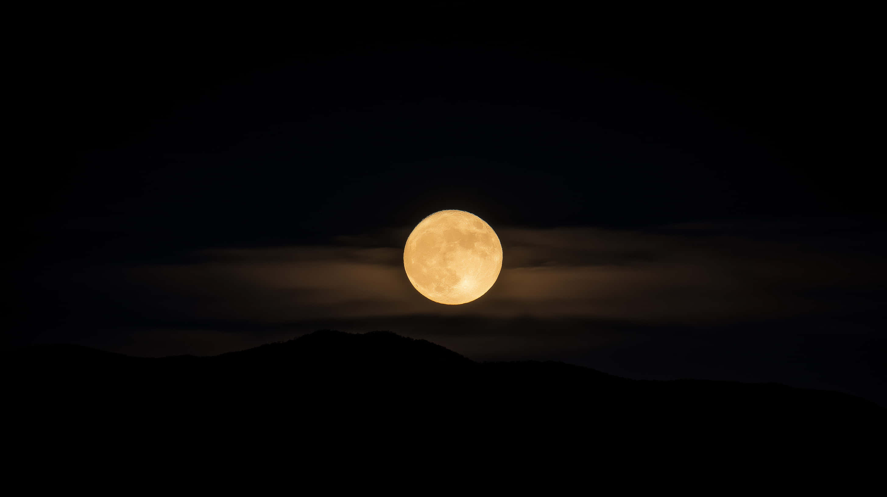 golden full moon, silhouetted mountains, night sky, 2K Desktop Wallpaper