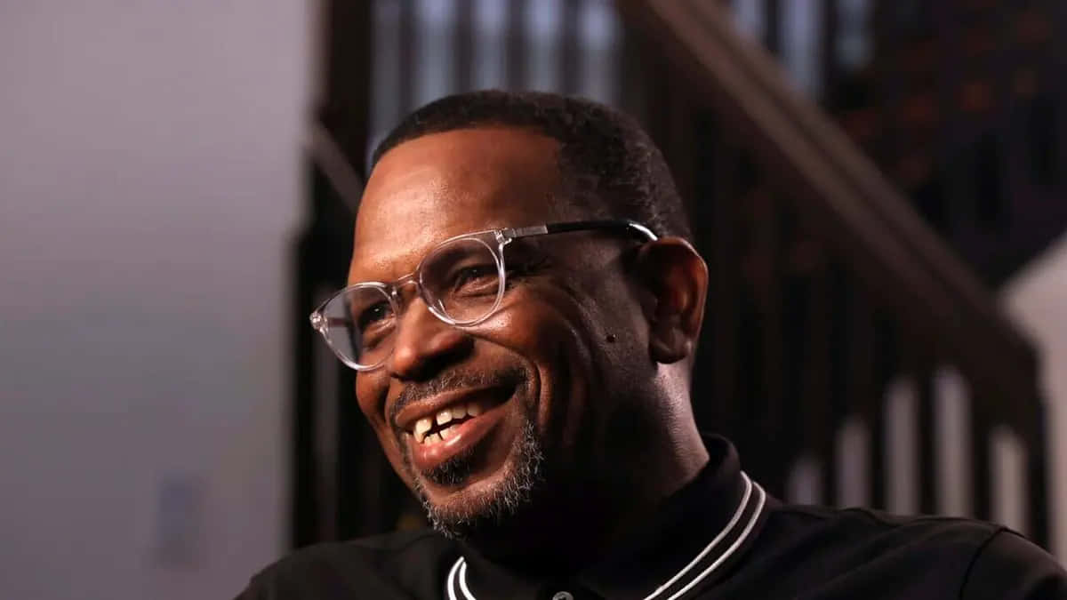 Luther Campbell, smiling portrait, glasses, SD Desktop Wallpaper