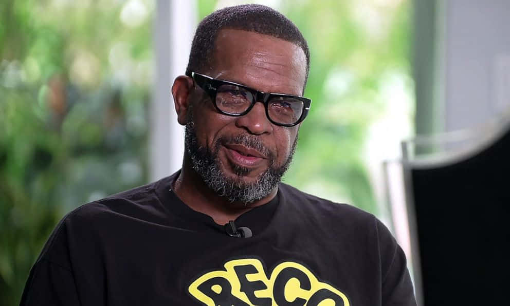 Luther Campbell, graying beard, black glasses, SD Desktop Wallpaper
