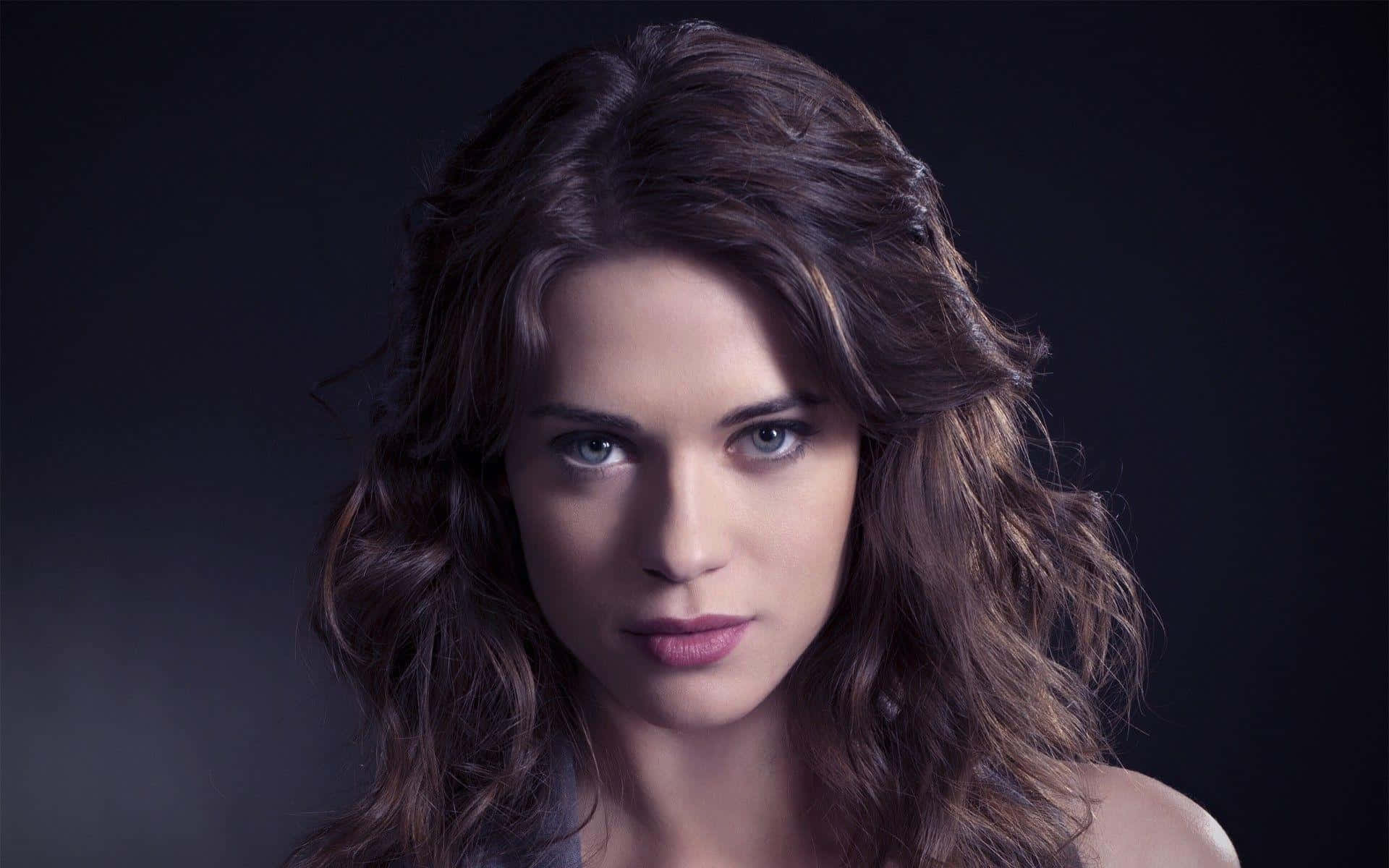 Lyndsy Fonseca, wavy brown hair, intense blue eyes, Full HD Desktop Wallpaper