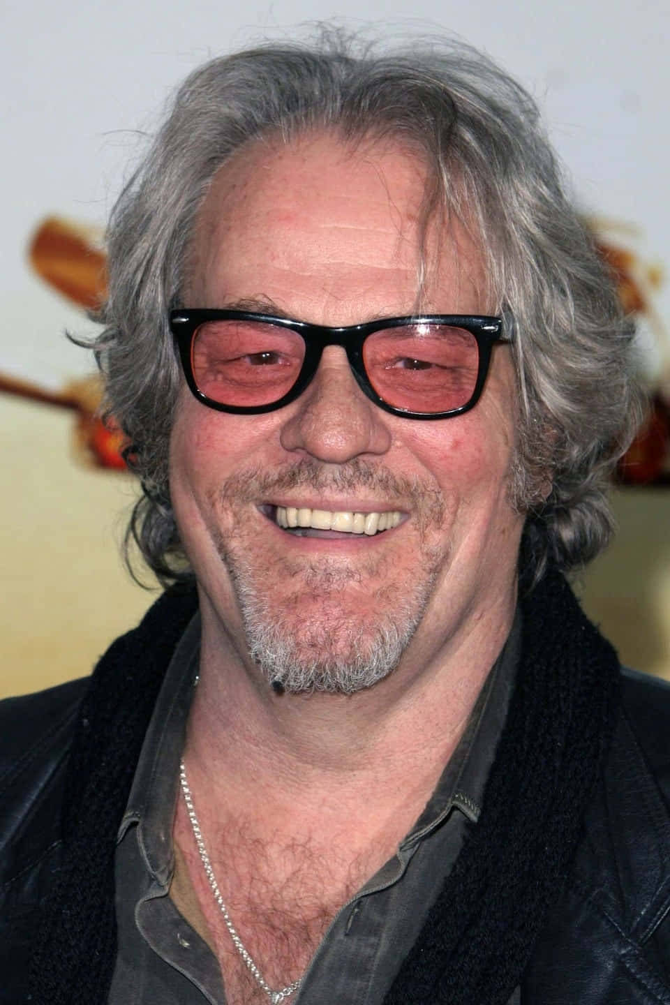 M.c. Gainey, gray hair, red-tinted glasses, HD Phone Wallpaper