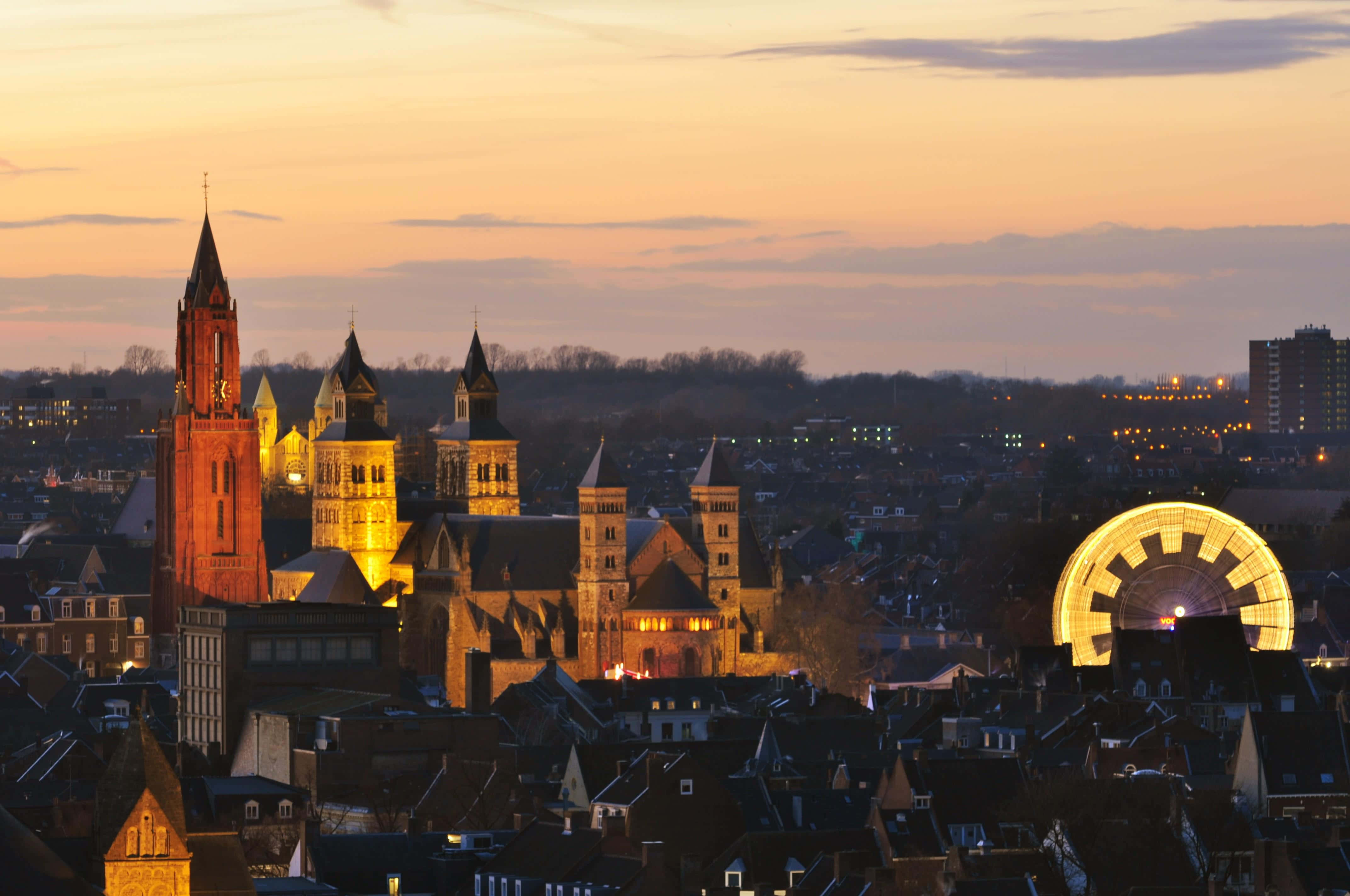 Maastricht, cathedral complex, twilight sky, 4K Desktop Wallpaper
