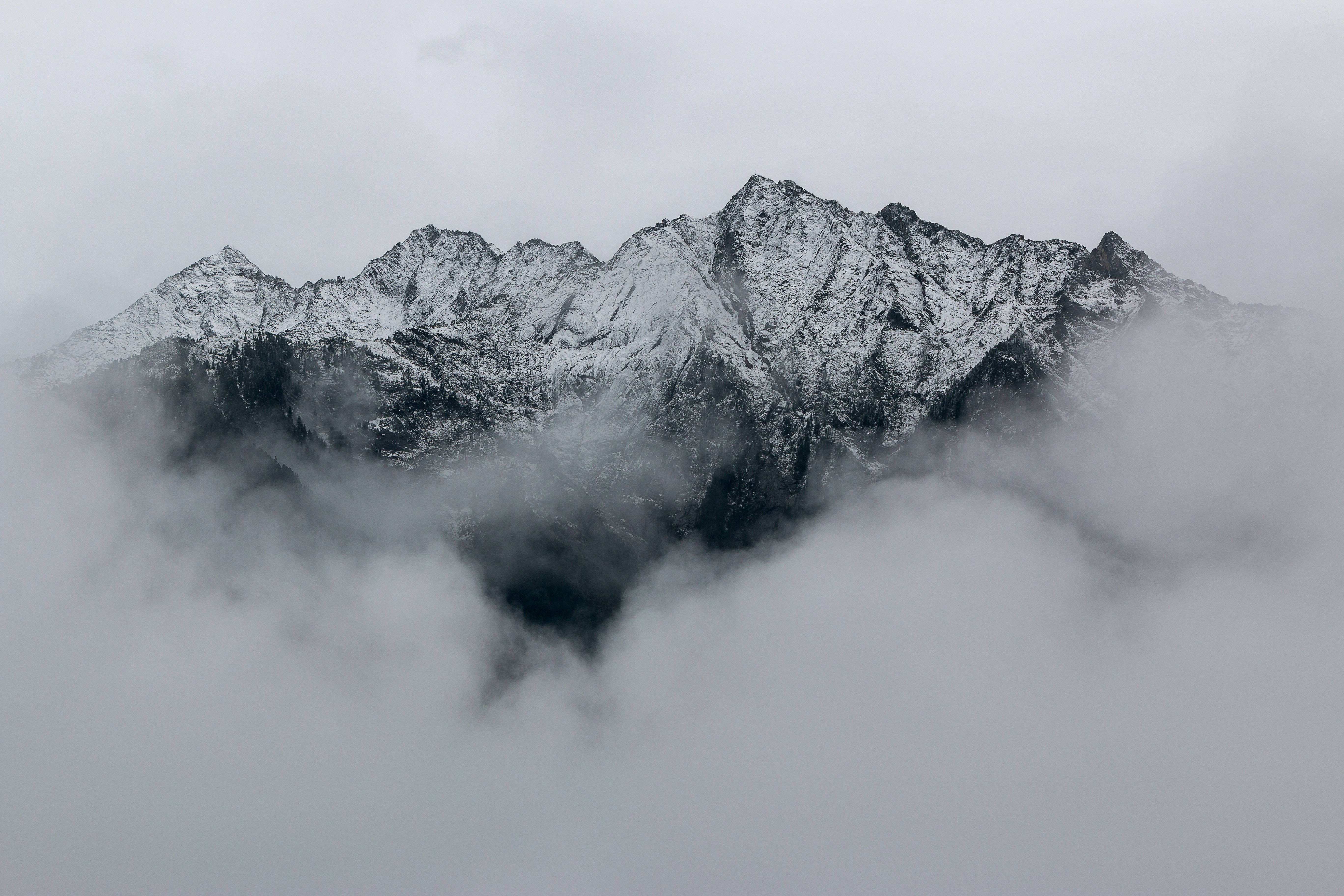 Foggy Mountain Peaks, Mac 4K, snowcapped mountain peaks, 5K Desktop Wallpaper