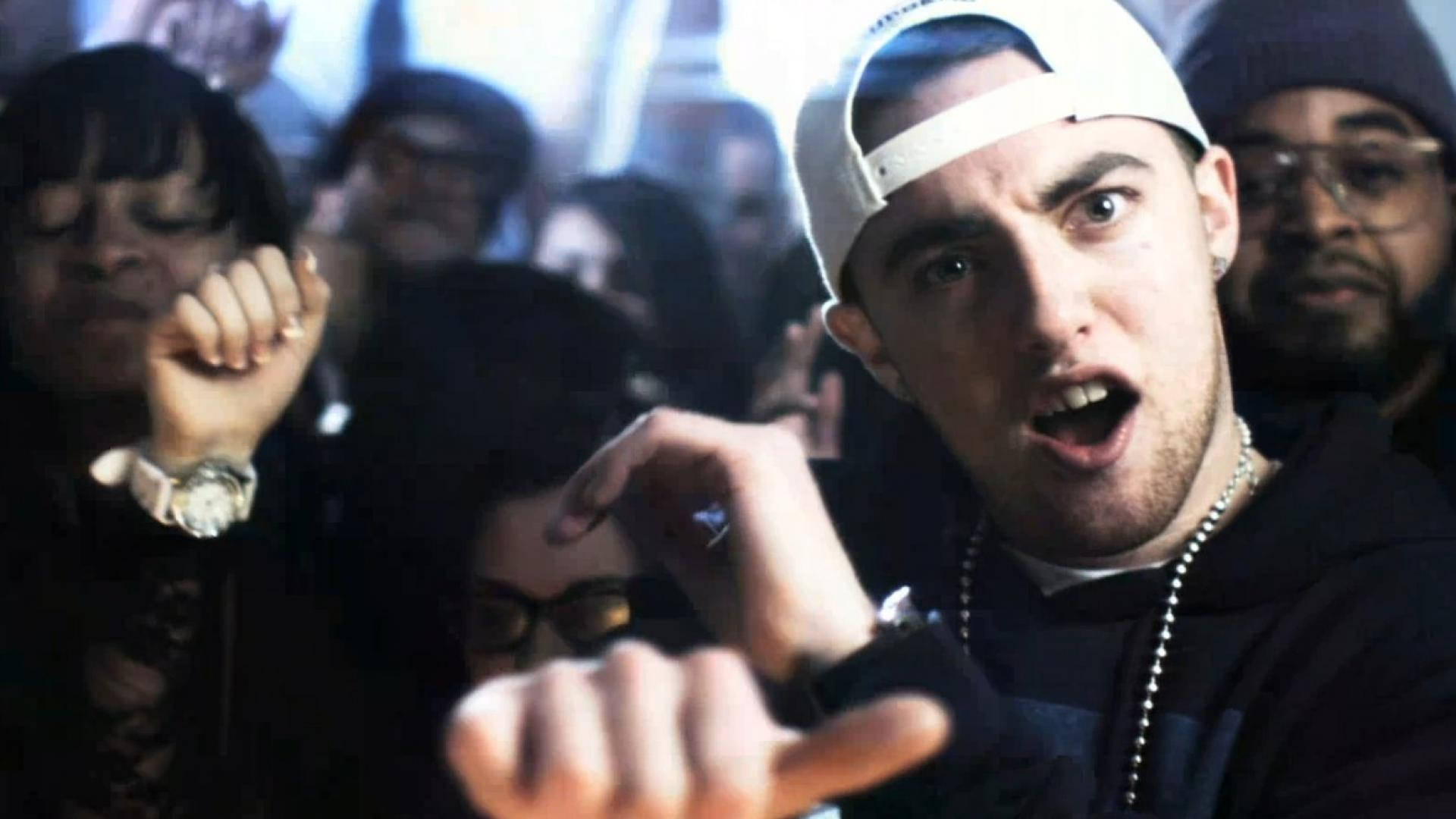 Mac Miller, white cap, dimly lit urban setting, Full HD Desktop Wallpaper