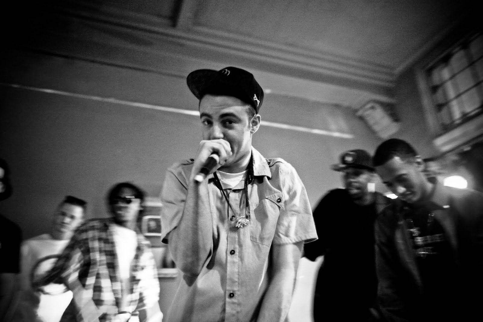 Mac Miller, microphone, dimly lit room, HD Desktop Wallpaper