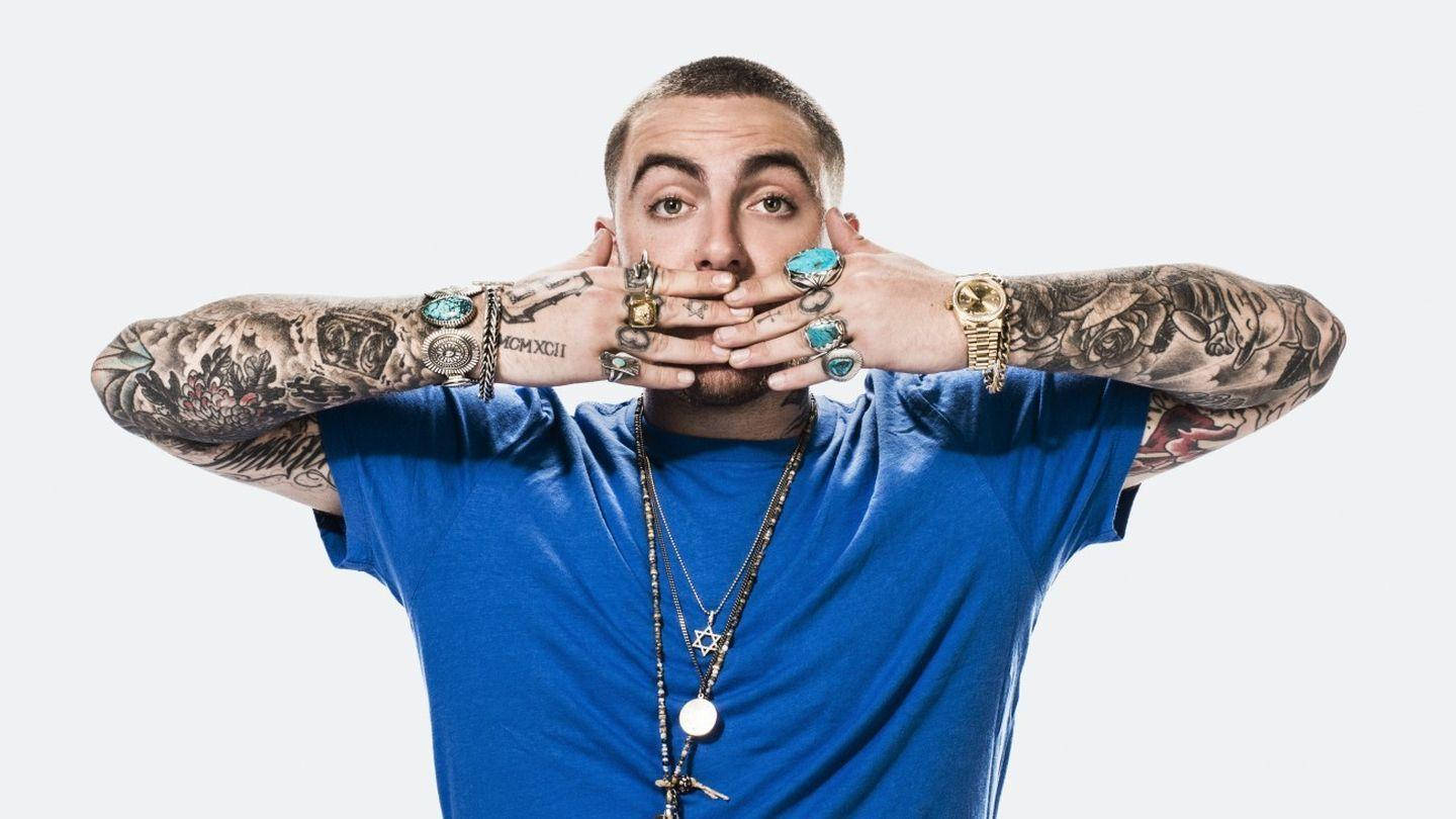 Mac Miller, tattooed arms, multiple rings, HD Desktop Wallpaper