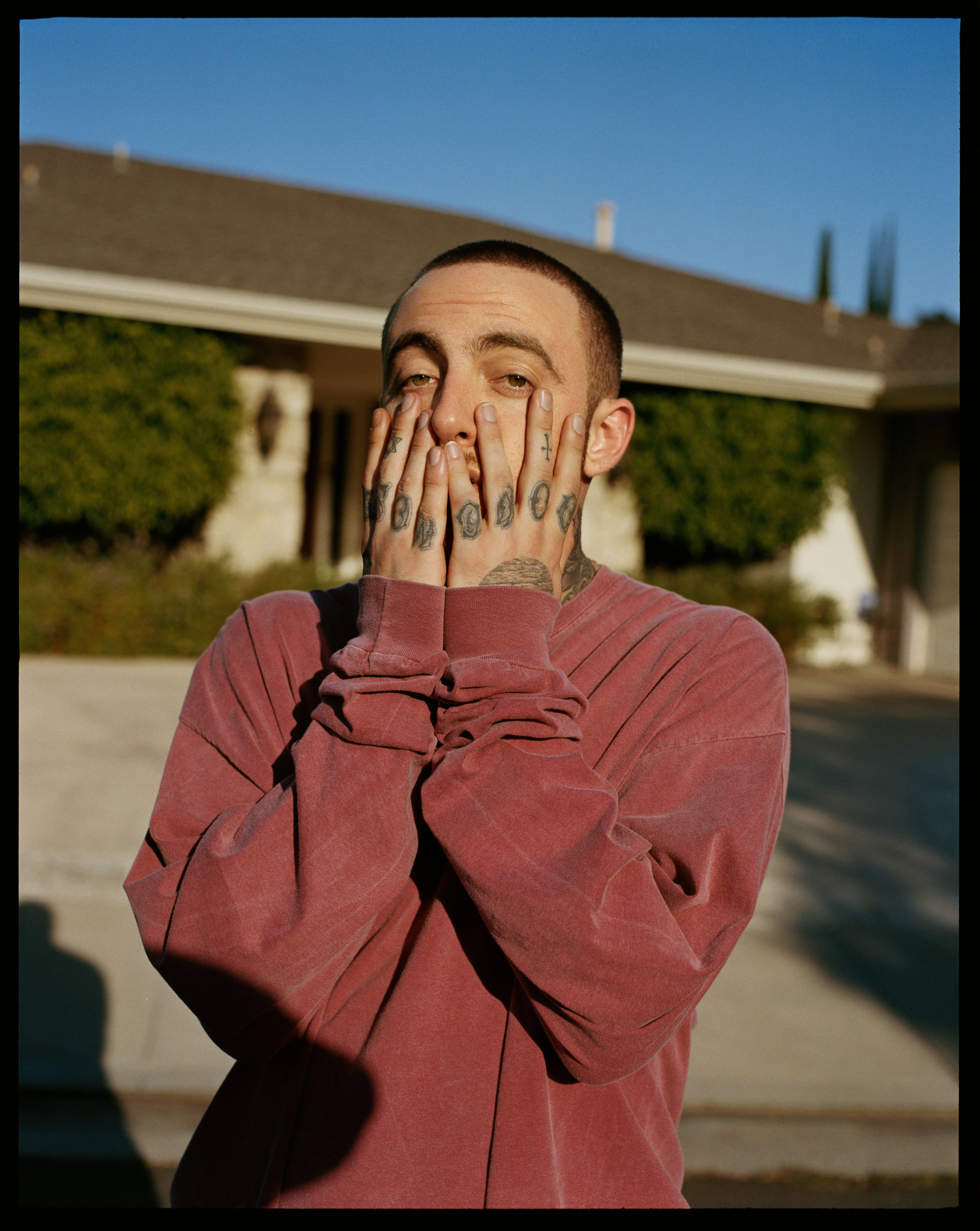 Mac Miller, tattooed hands, house, 5K Phone Wallpaper