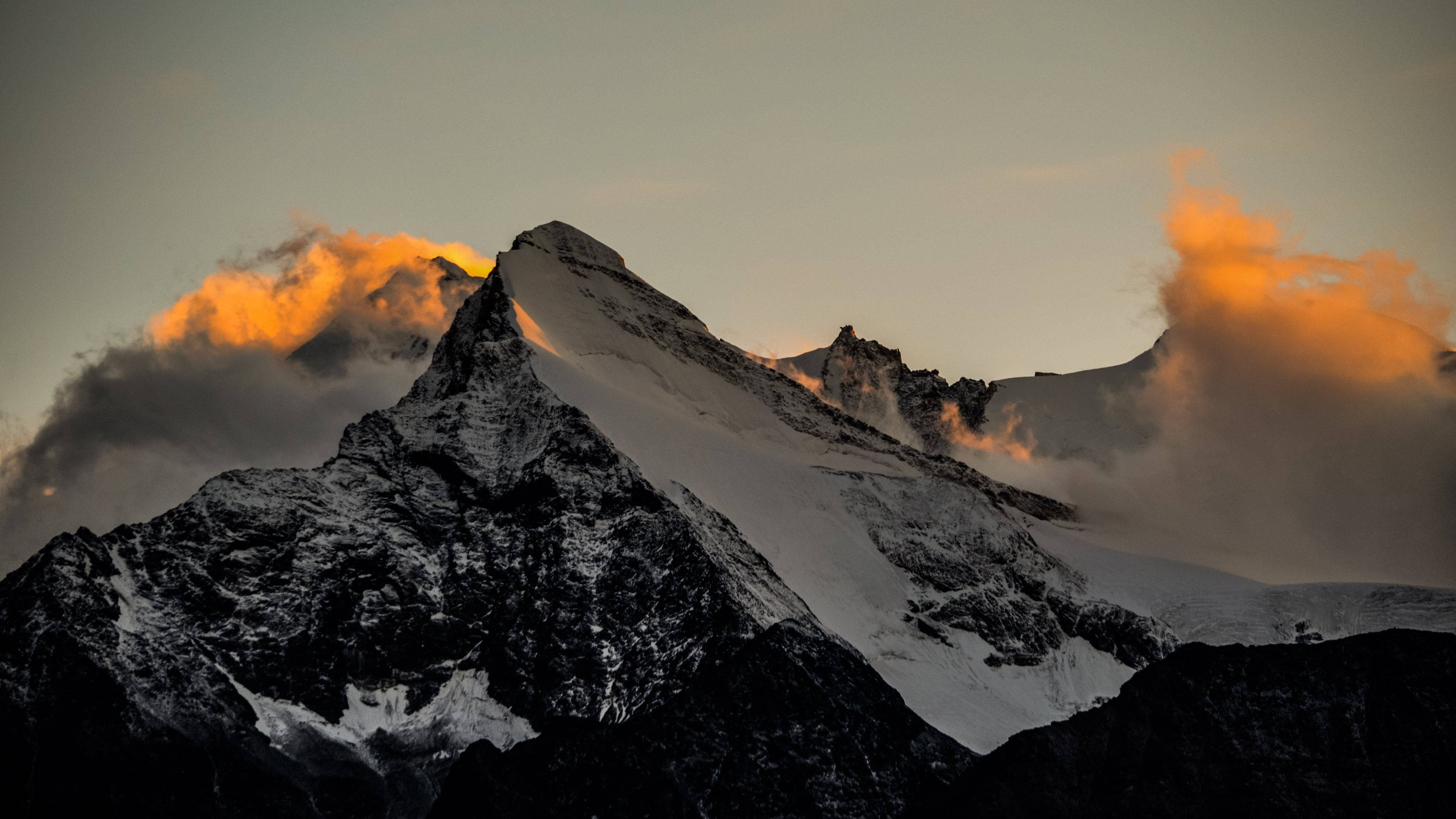 Snow Cap Mountain, Macbook Pro 4K, twilight sky, 4K Desktop Wallpaper
