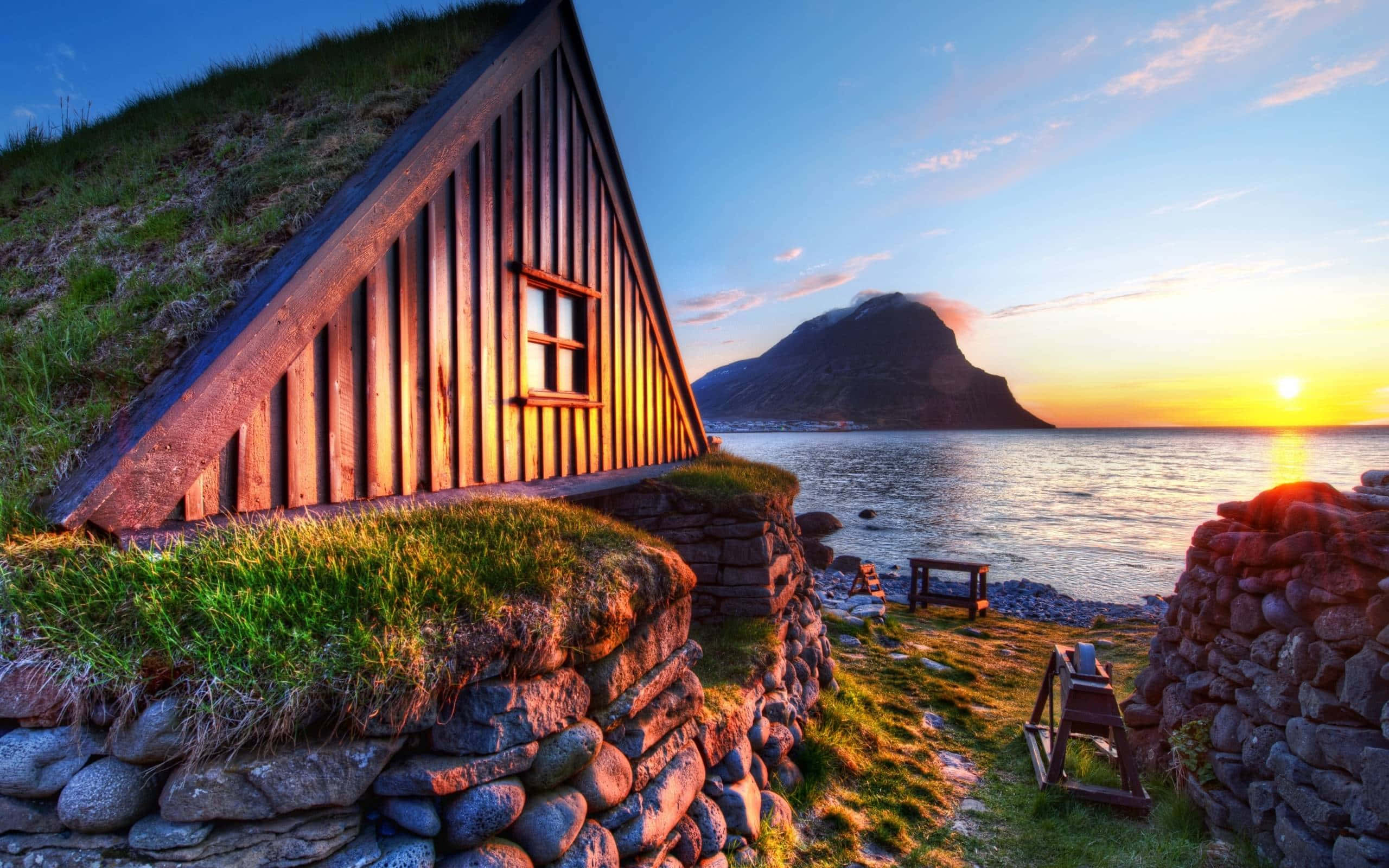 Macbook Retina, golden sunset, wooden house, 2K Desktop Wallpaper