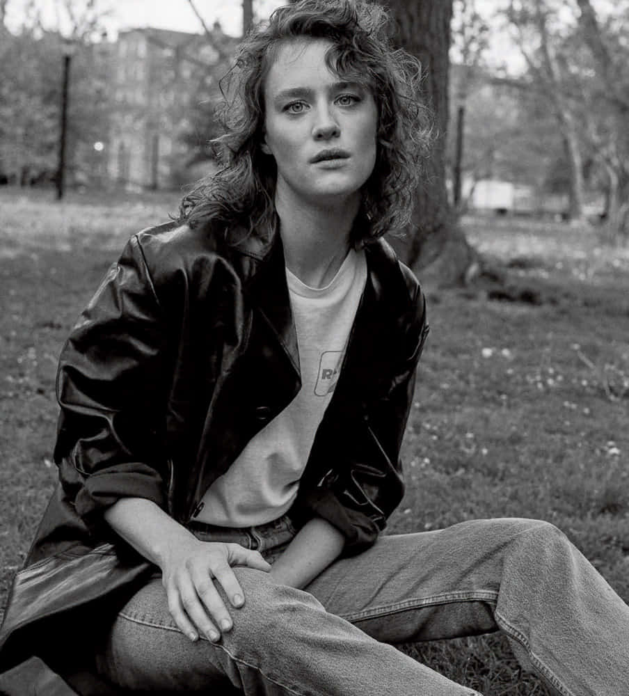 Mackenzie Davis, leather jacket, jeans, SD Phone Wallpaper
