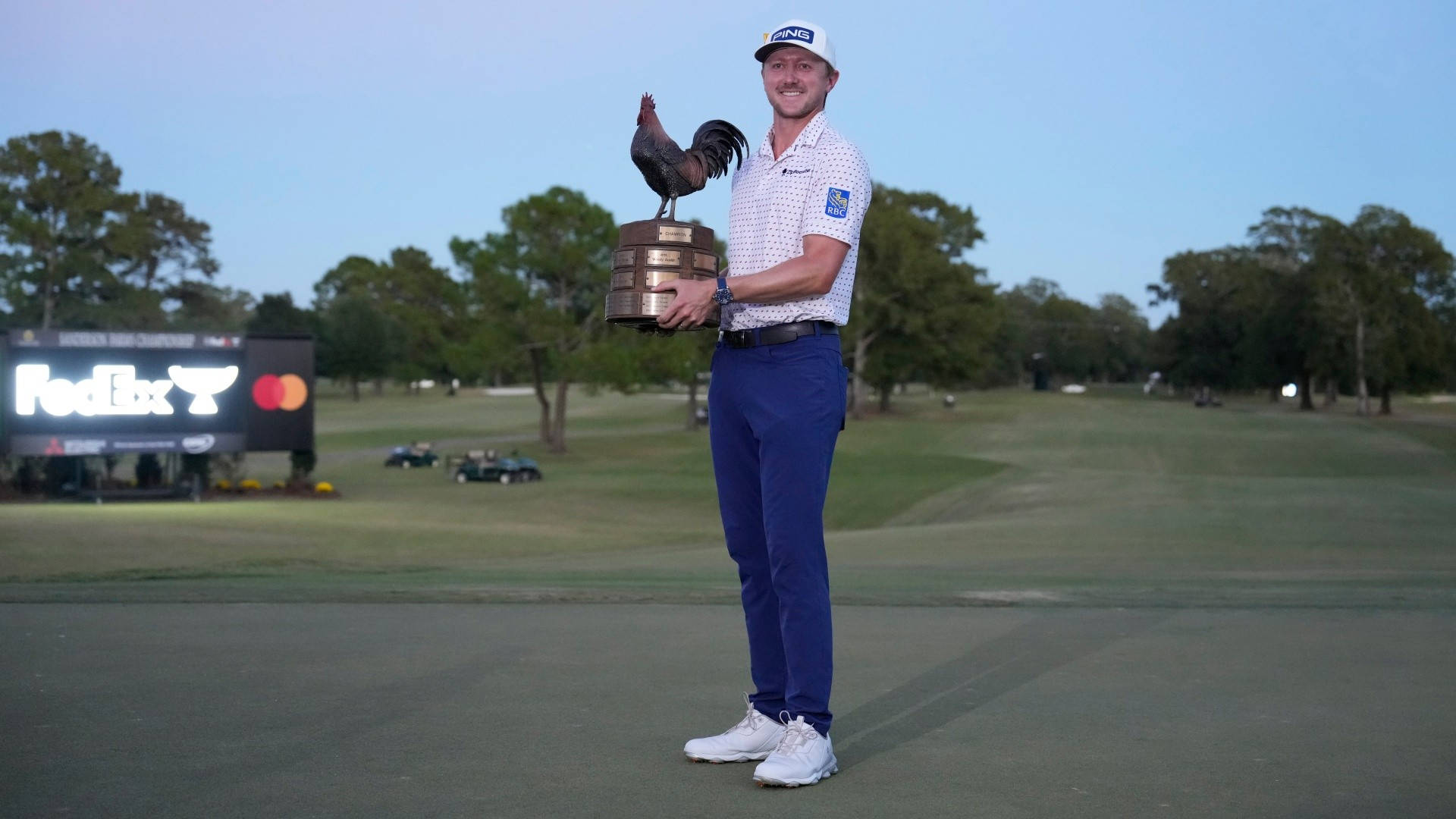 Mackenzie Hughes, rooster trophy, golfer, Full HD Desktop Wallpaper