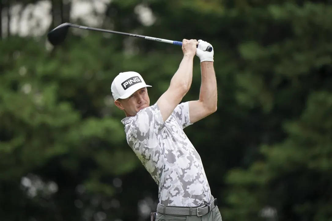 Mackenzie Hughes, camouflage shirt, white cap, SD Desktop Wallpaper